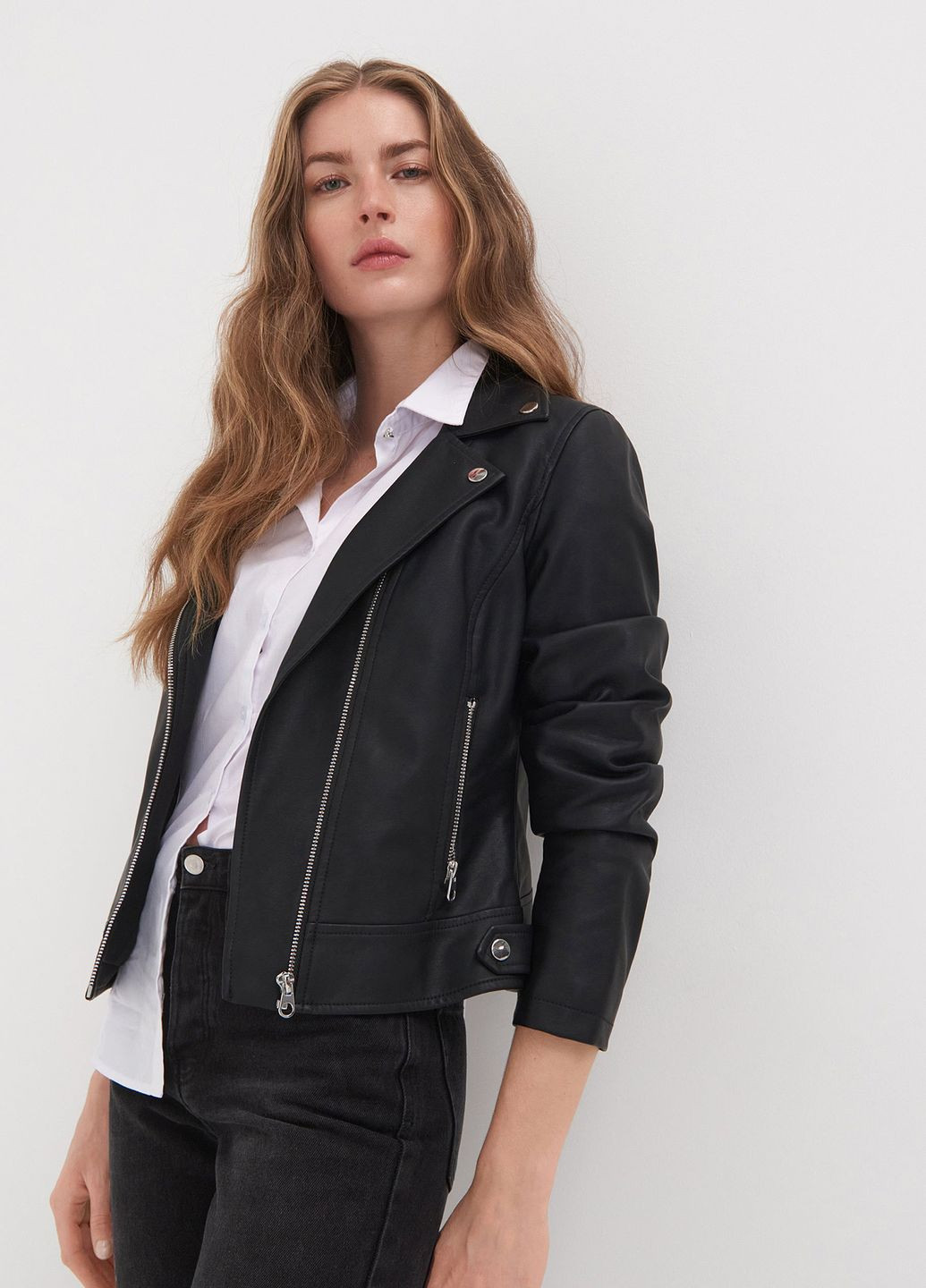 Чорна демісезонна косуха з еко шкіри Sinsay