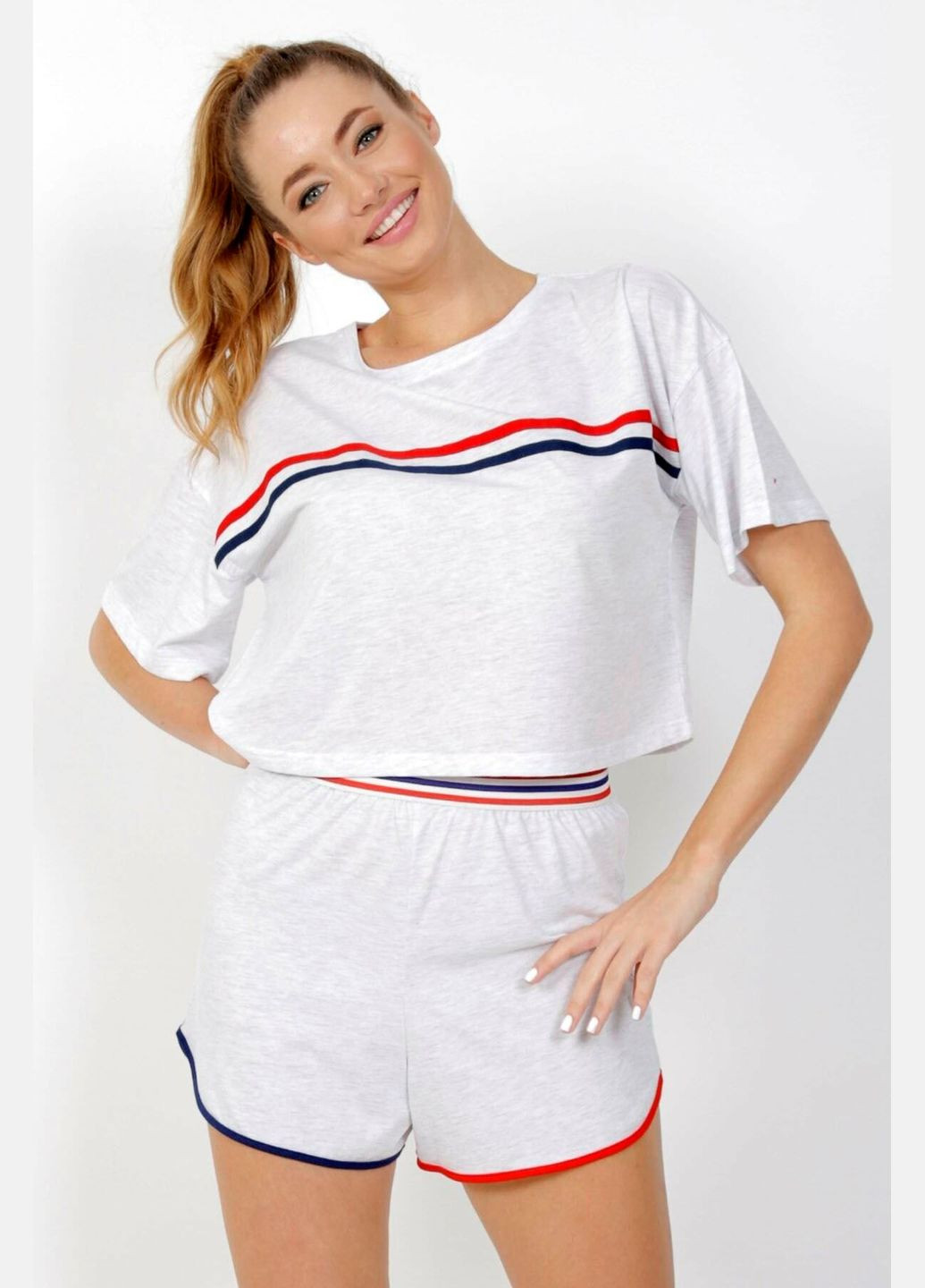 Светло-серая всесезон пижама женская ( футболка, шорты) футболка + шорты Vienetta
