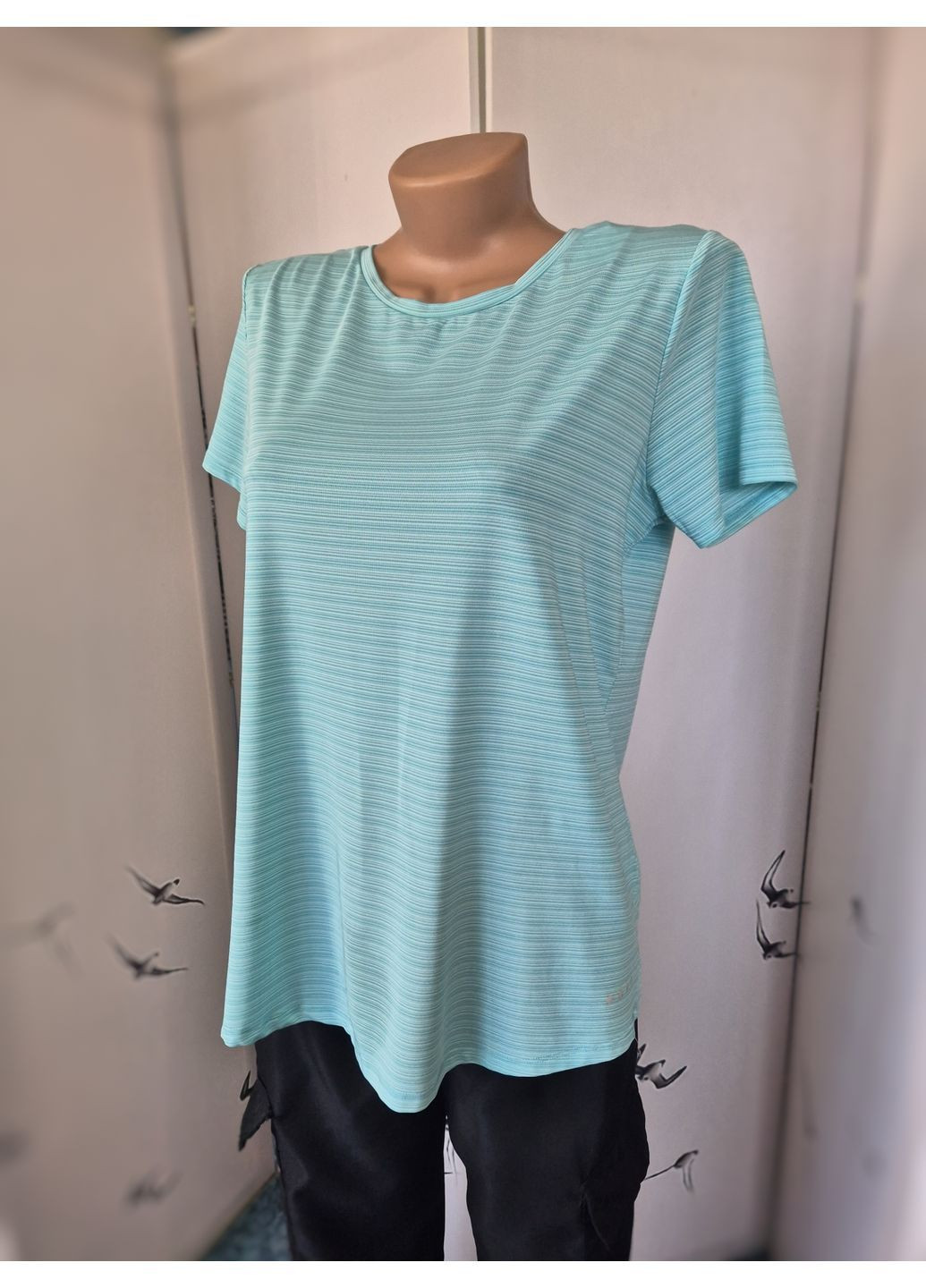 Футболка жіноча в тонку смужку в спортивному стилі Souluxe - (365716565)