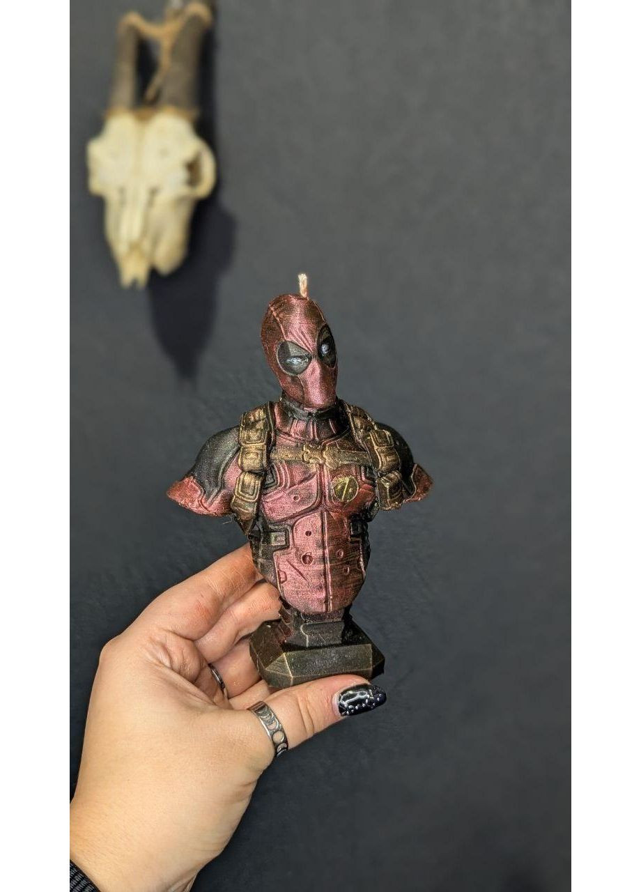 Свічка з бджолиного воску Дедпул No Brand (371738499)