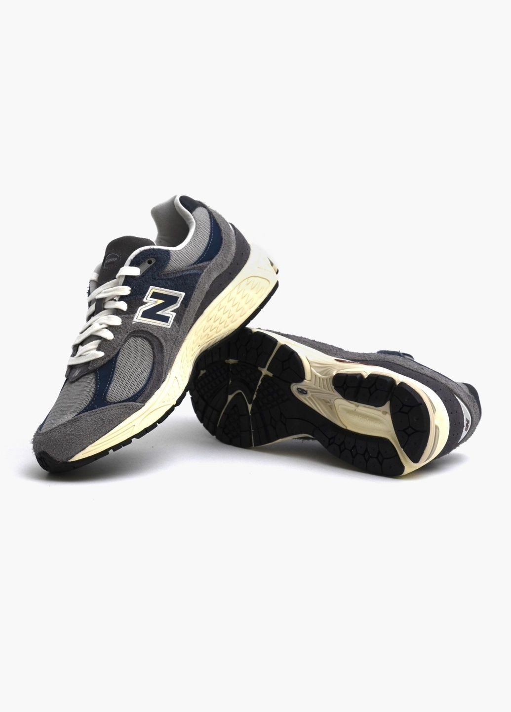 Сірі кросівки чоловічі 2002r grey m2002rel New Balance