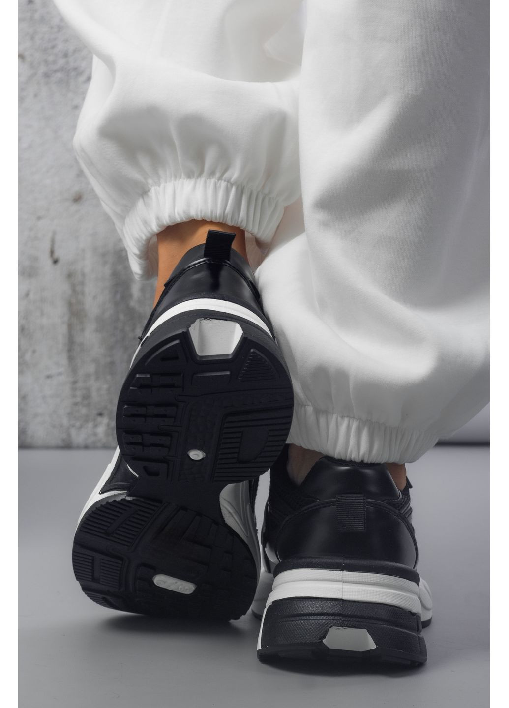 Кроссовки женские 214-16 черные 346439 Fashion чёрные демисезоны (355804112)