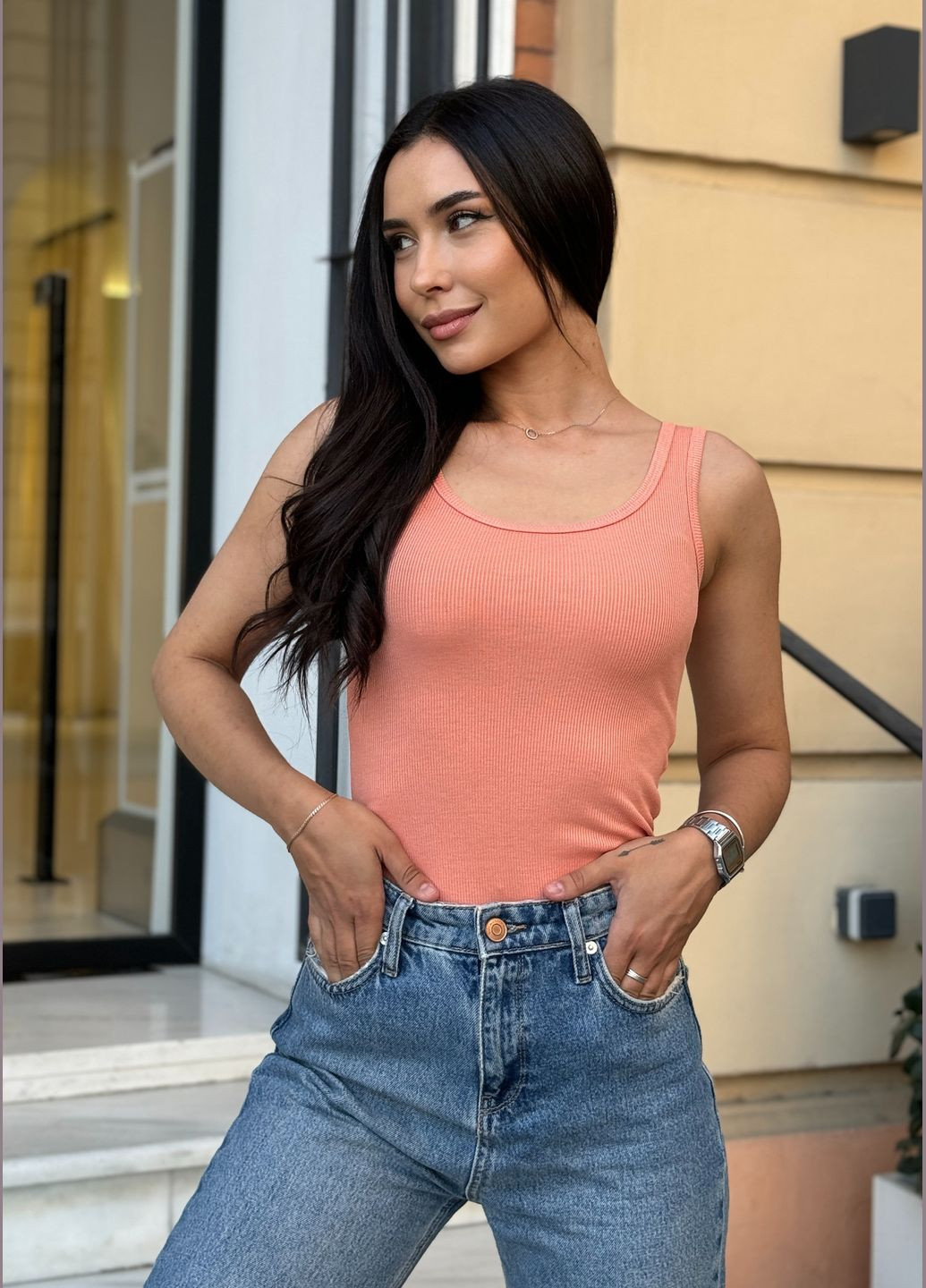 Ніжна однотонна жіноча майка в рубчик INNOE — 296261705