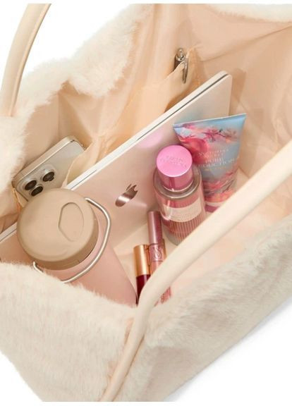 Сумка зі штучного хутра Faux-Fur Tote Bag бежева Victoria's Secret (371738850)