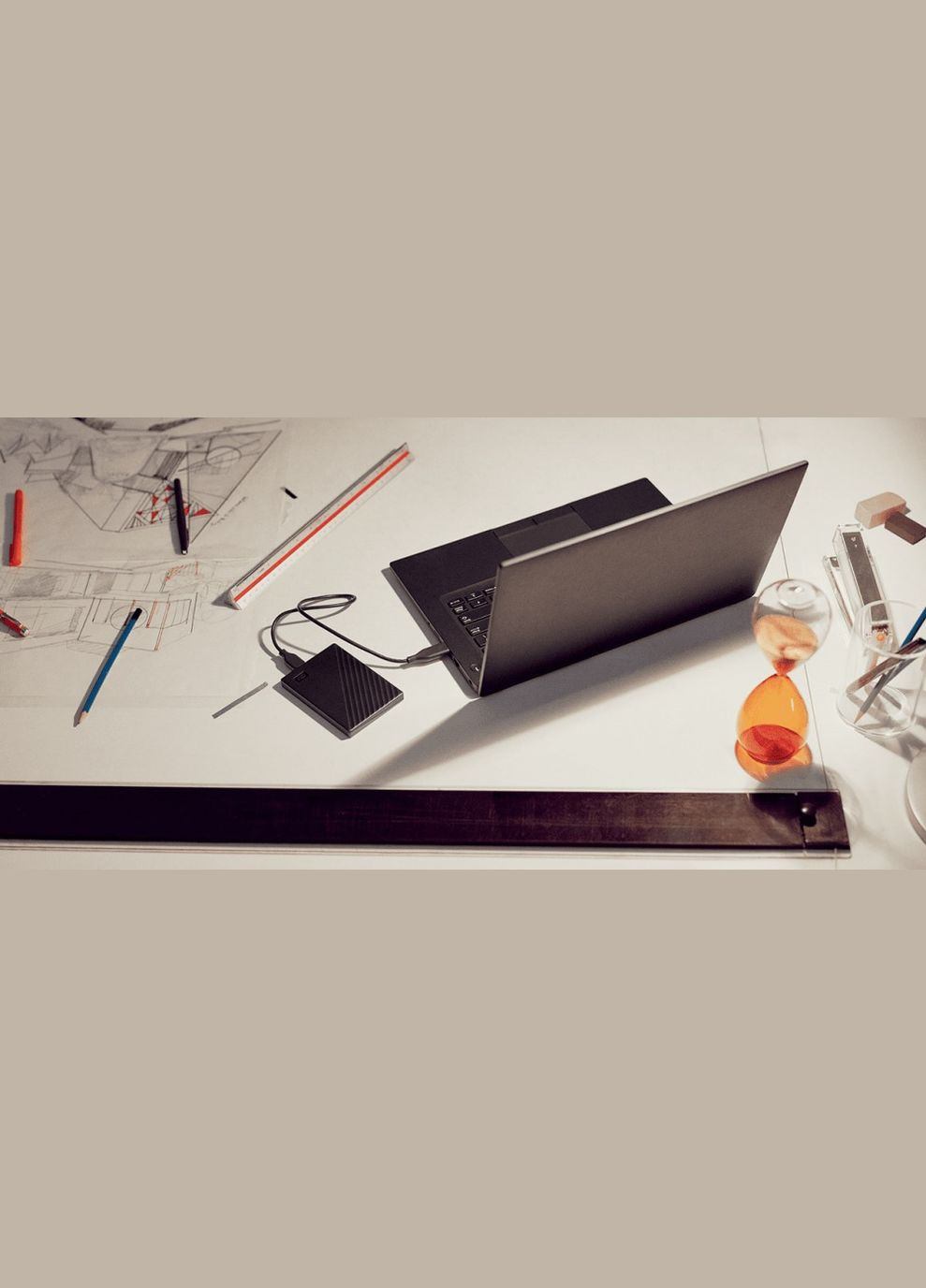 Зовнішній жорсткий диск 2.5" USB 4.0TB My Passport Black (WDBPKJ0040BBK-WESN) WD (336959738)