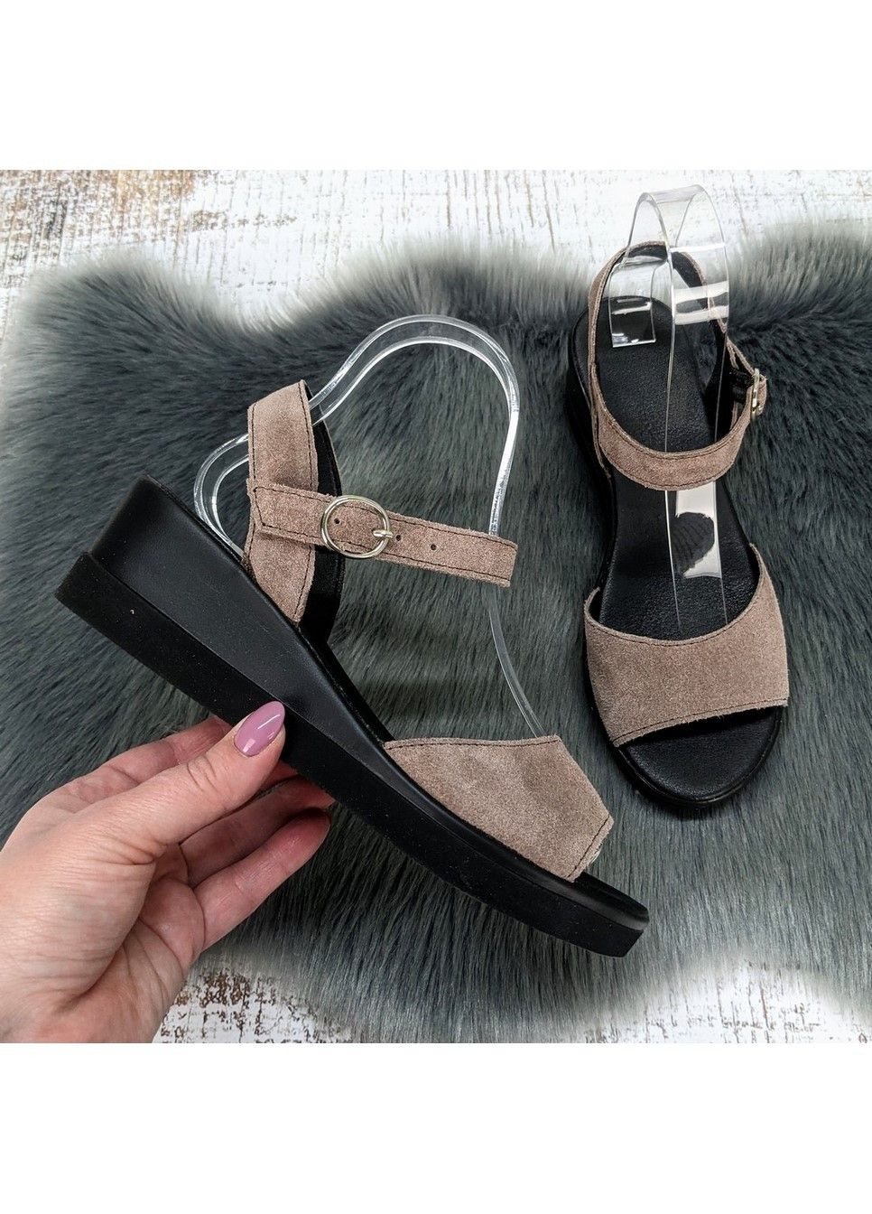 Светло-коричневые босоножки женские кофейного цвета замшевые на платформе Ailinda с ремешком