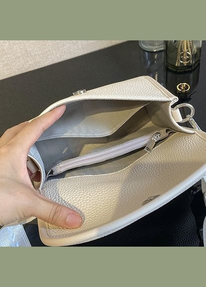 Женская классическая сумка кросс-боди на ремешке молочно белая No Brand (306709586)