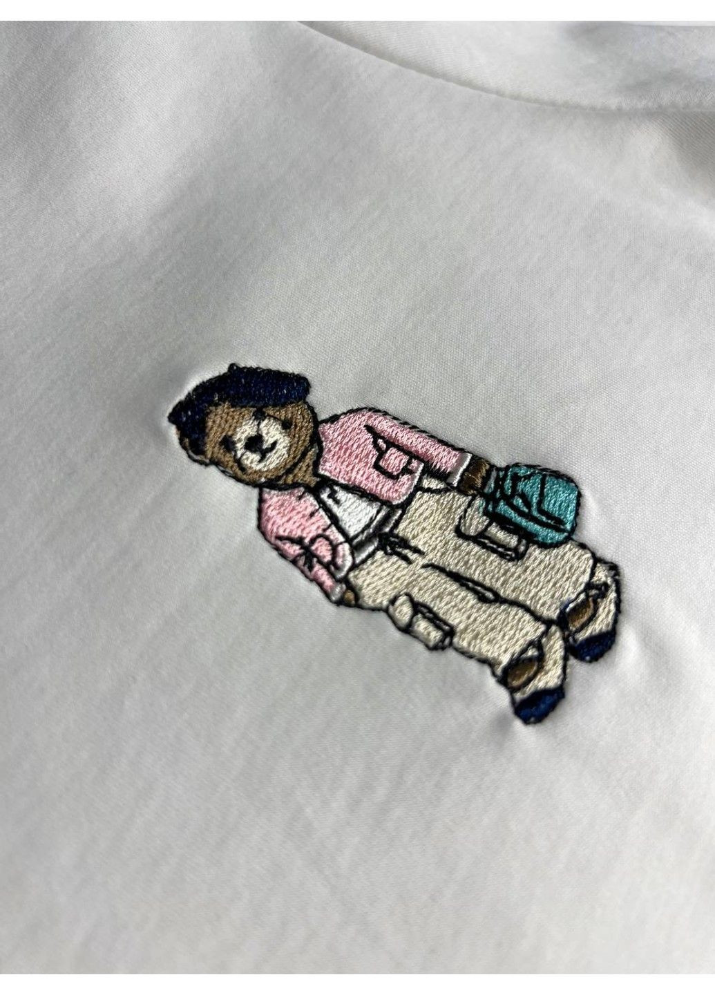 Футболка жіноча A-N 26001 базова однотонна з невеликою вишивкою ведмедик попереду середня довжина one size No Brand - (322944913)