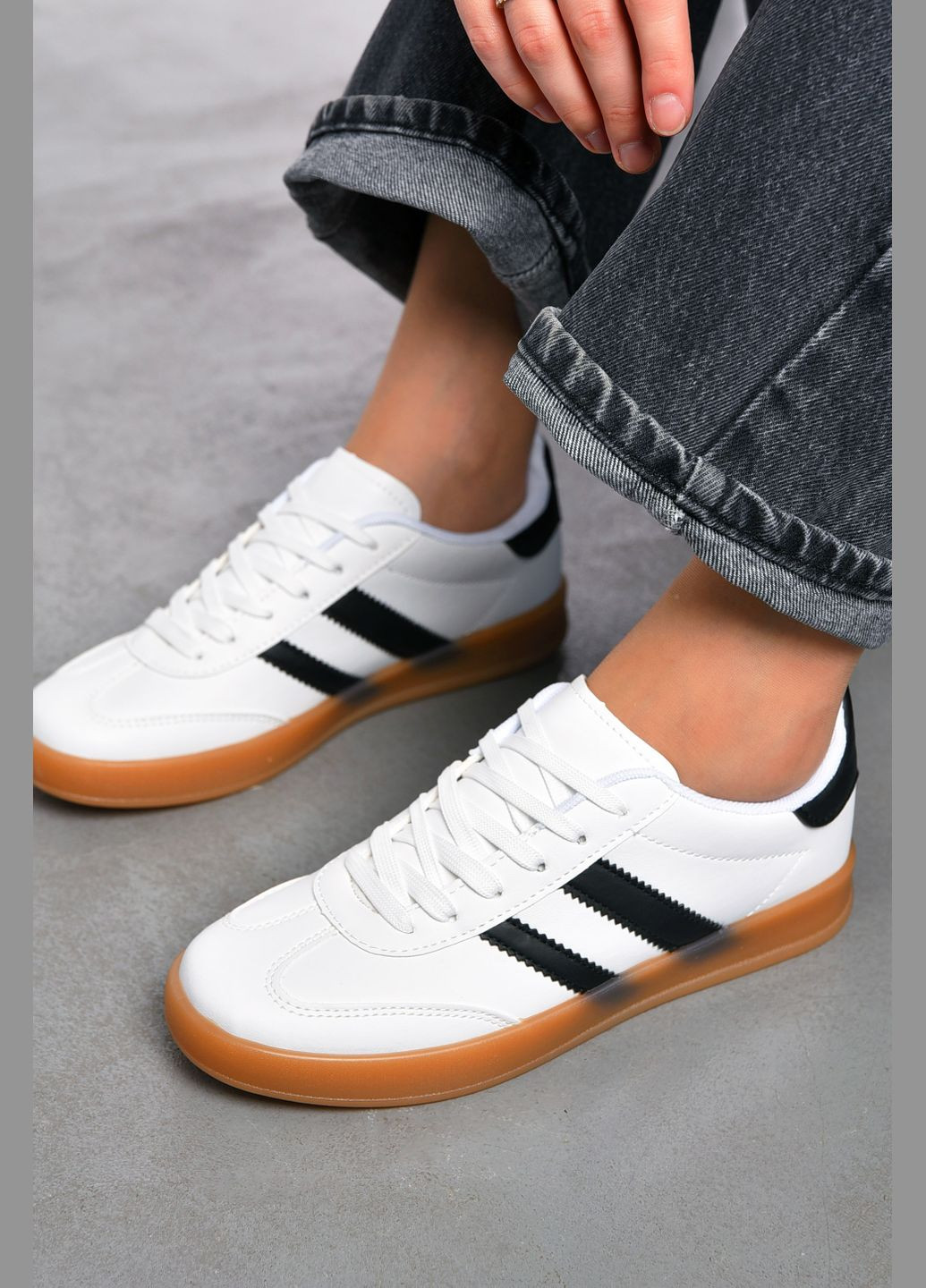 Кроссовки женские белого цвета Let's Shop белые демисезоны (329296792)