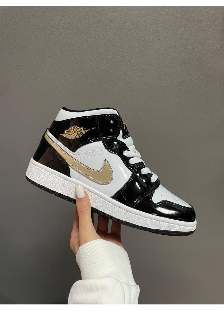 Черные демисезонные кроссовки мужские nike air jordan 1 retro mis black white gold найк аир джордан No Brand