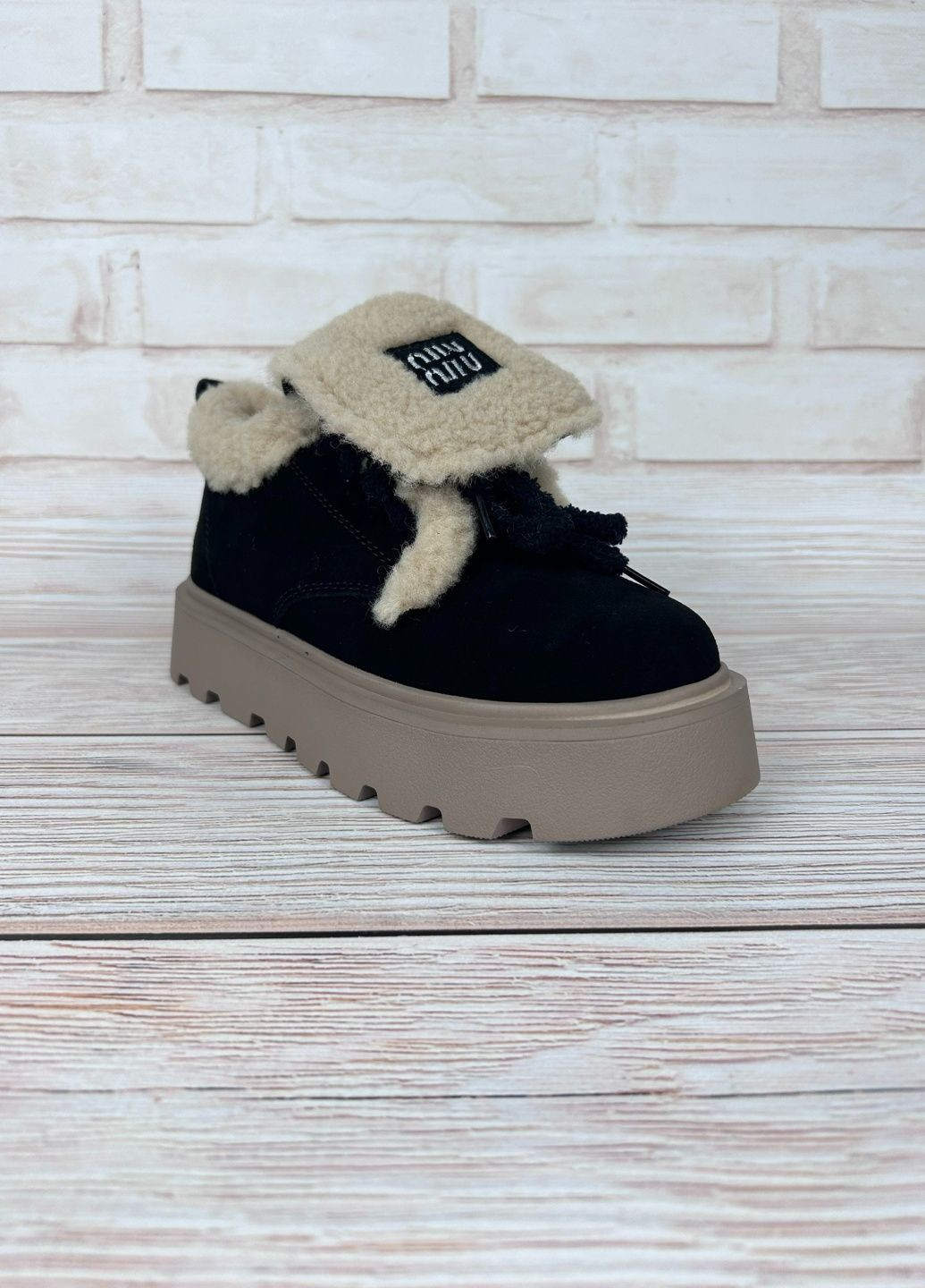 Женские угги черные низкие зимние теплые замшевые угги с мехом на высокой подошве для прогулок No Brand (365301228)