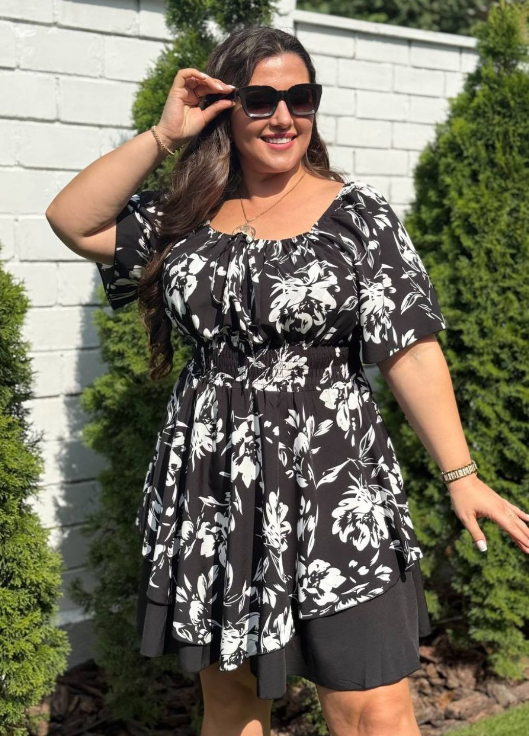 Изысканный легкий летний комбинезон шорты с цветочным узором и имитацией юбки. Tik-Tak комбинезон-шорты цветочный чёрный повседневный софт