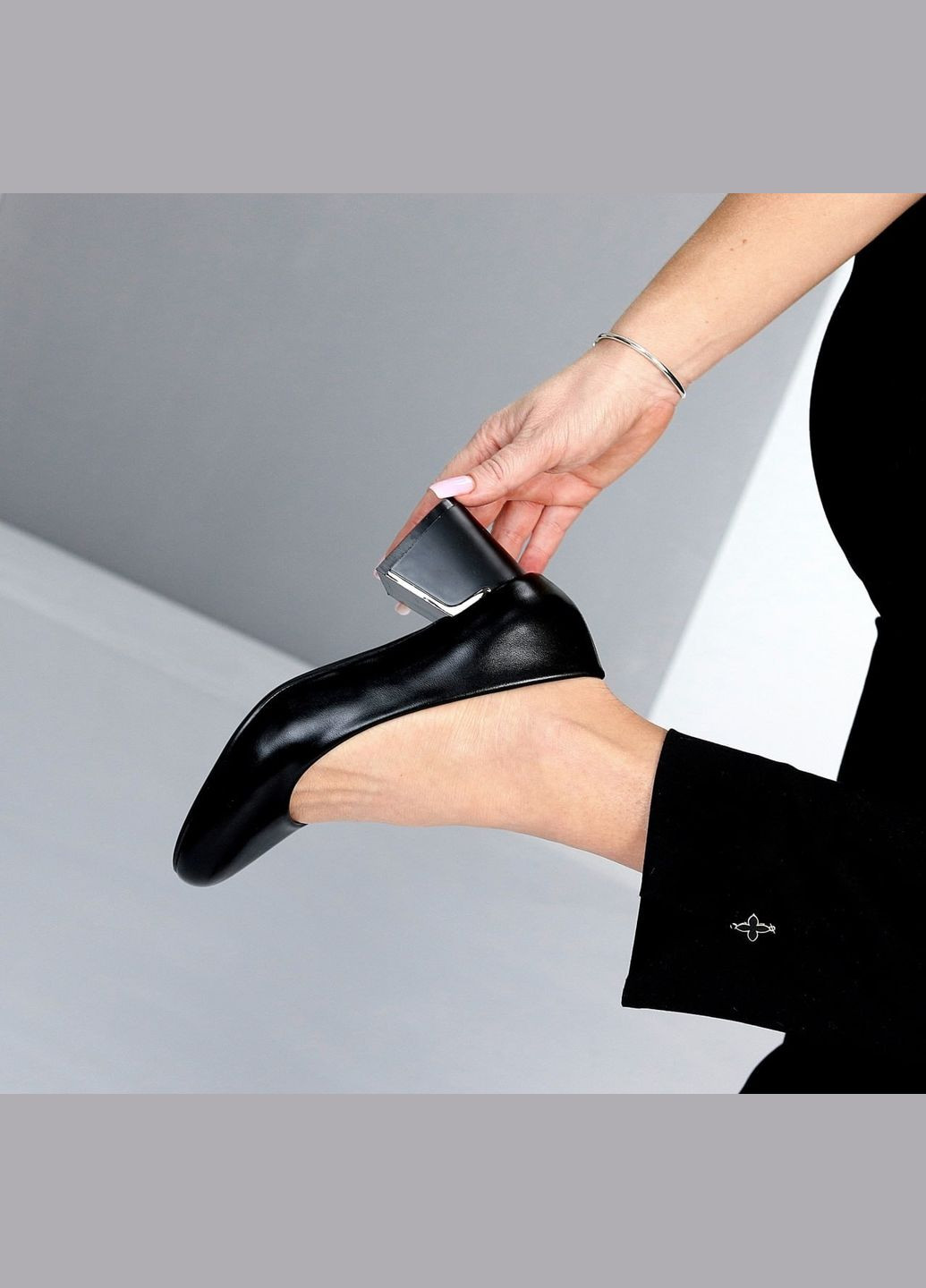 Kanuchun Женские чёрные туфли из экокожи на среднем каблуке, с круглым носком — стильные классические и удобные черный з искусственная кожа, китай — лето (346146202)