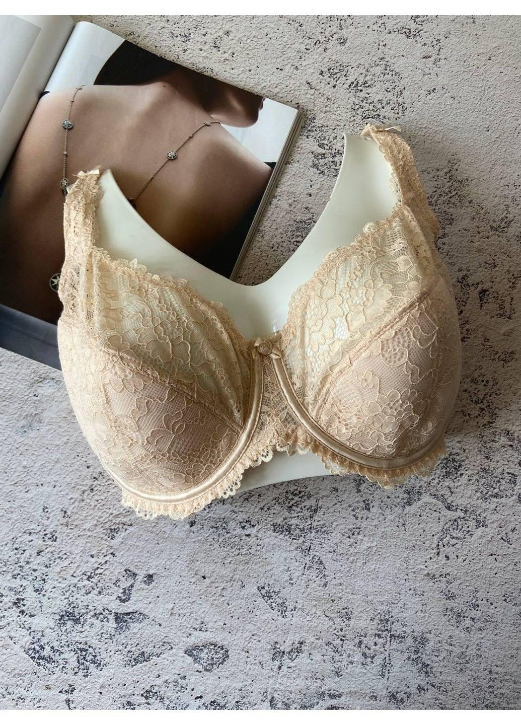 Бежевый кружевной бюстгальтер бежевый Lanny Mode