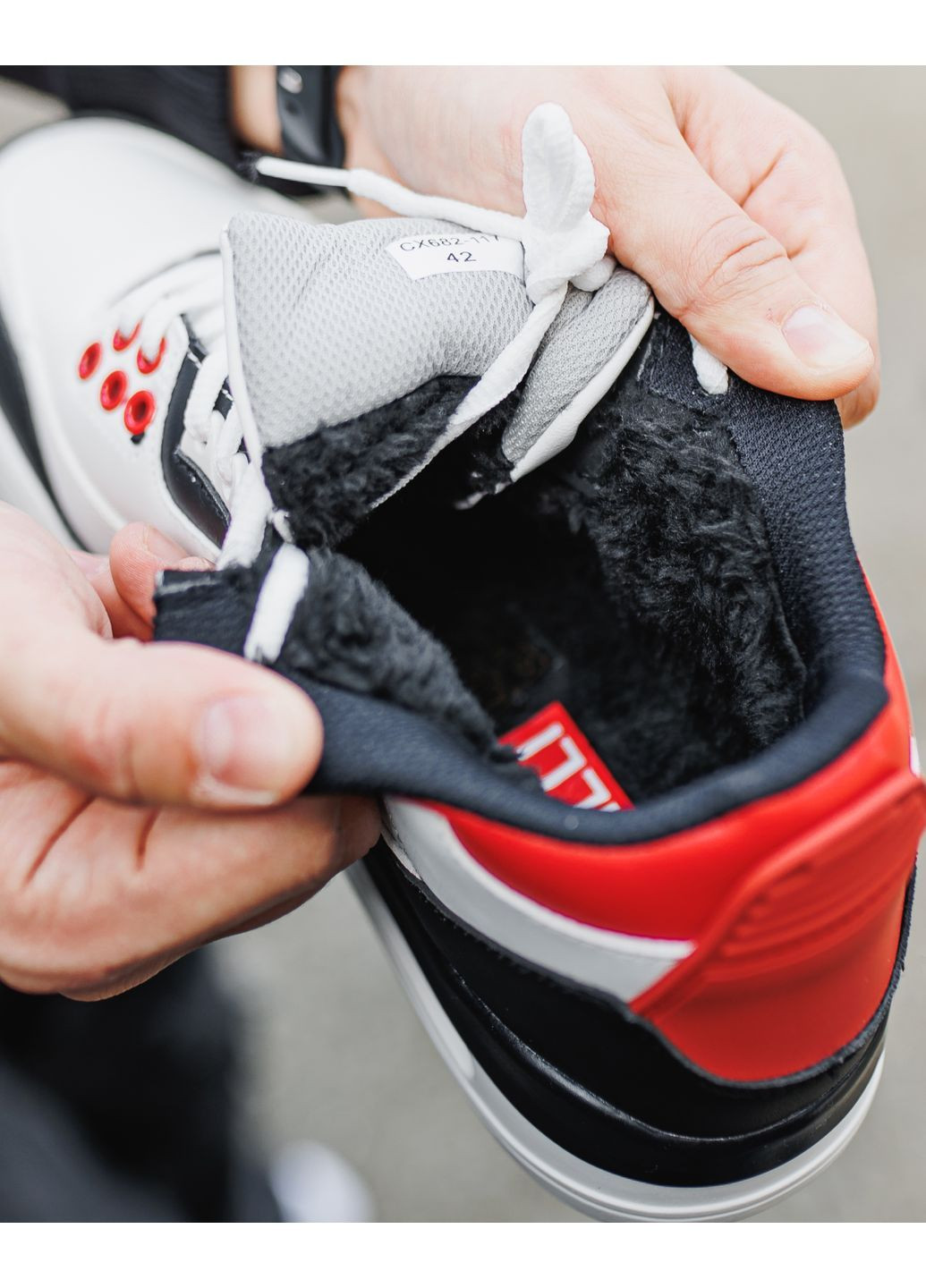 Белые зимние кроссовки 13 winter white red black Stilli Jordan