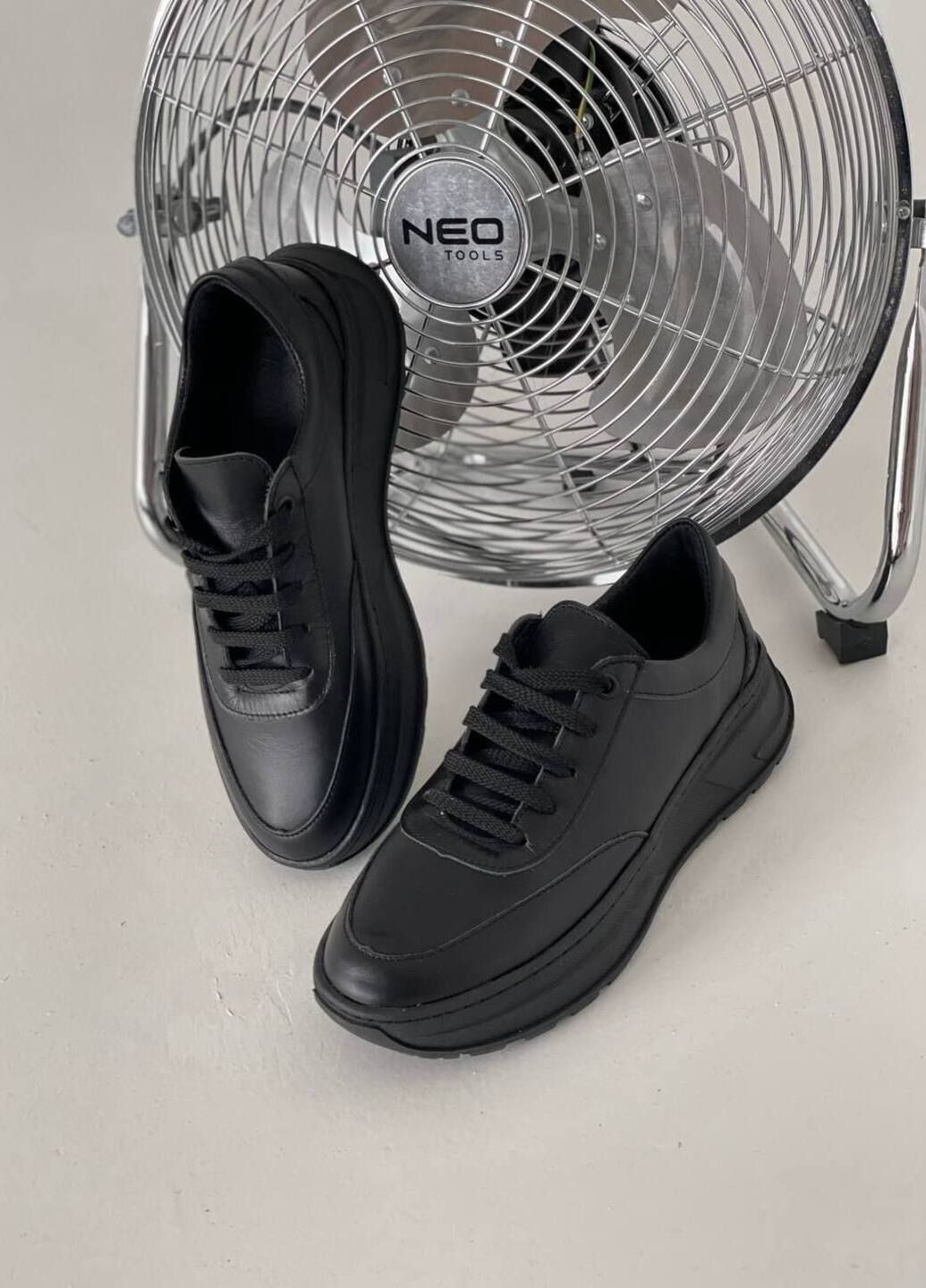 Кроссовки из натуральной кожи No Brand в чорному кольорі чёрные демисезоны (318069548)