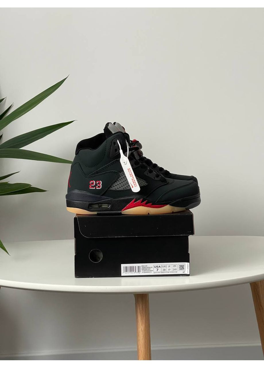 Кросівки жіночі і чоловічі Nike Air Jordan 5 Retro Off Noir Gore-Tex | Найк Джордан 5 Ретро чорні No Brand чорні демісезони (361784334)