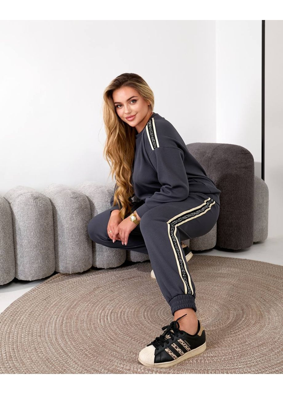 Женский спортивный костюм с лампасами из стразов "Вафельный блеск" | Размерная сетка в описании GD/GL Модний простір (364966535)