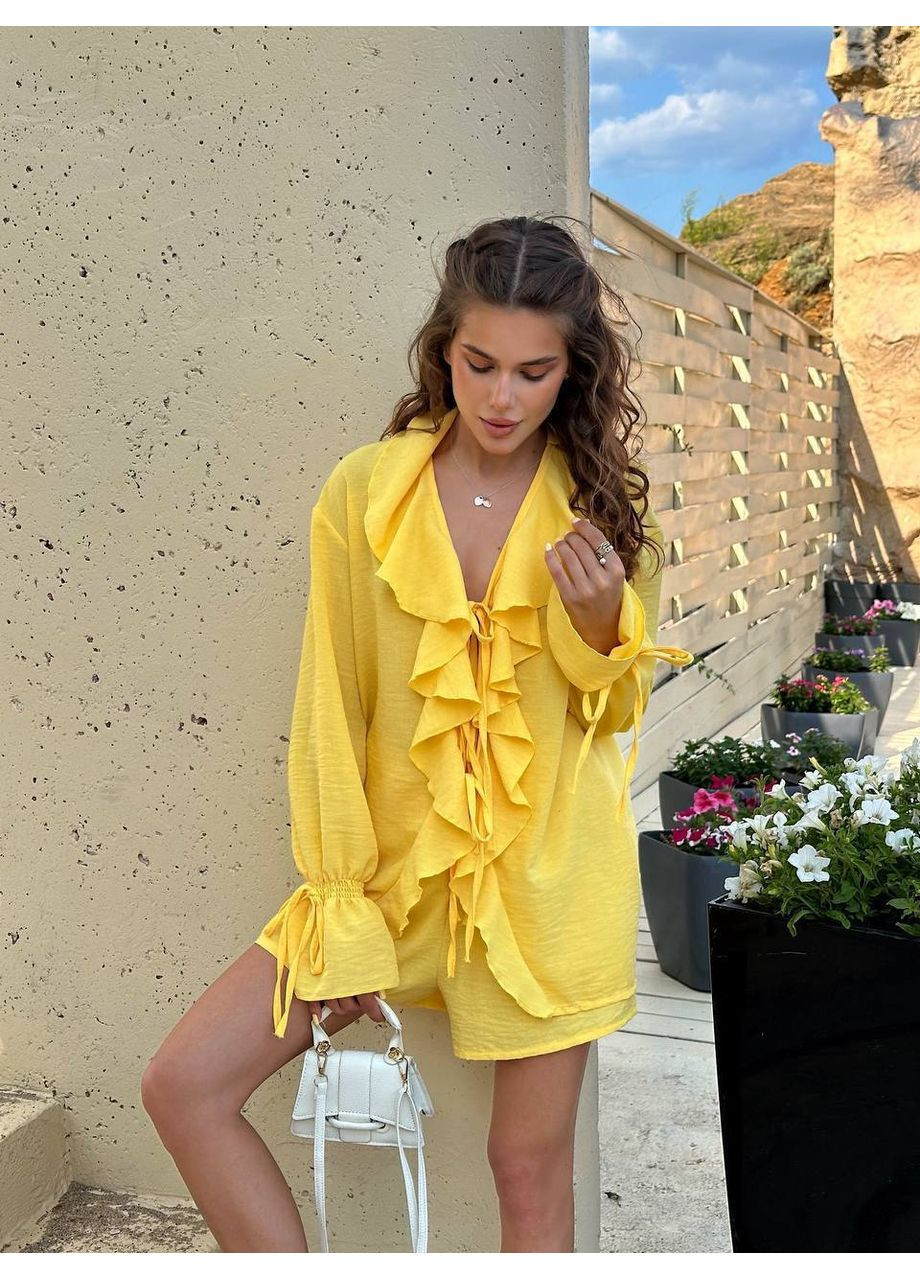 Женский костюм из льна: рубашка на завязках и шорты. MonCher (352709624)