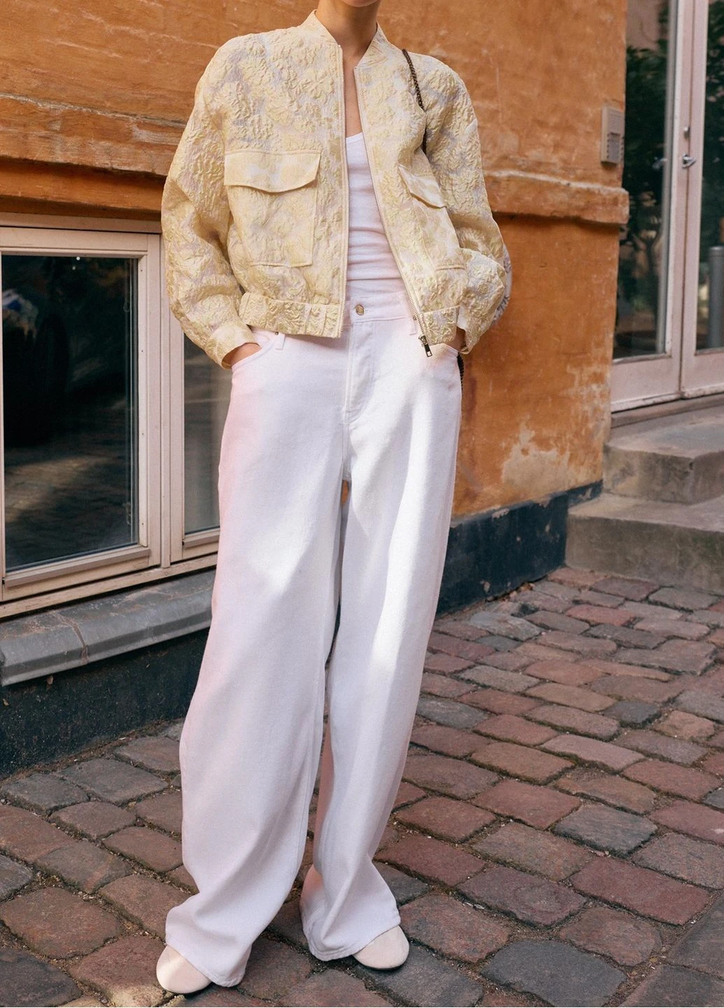 Светло-желтая летняя куртка Zara