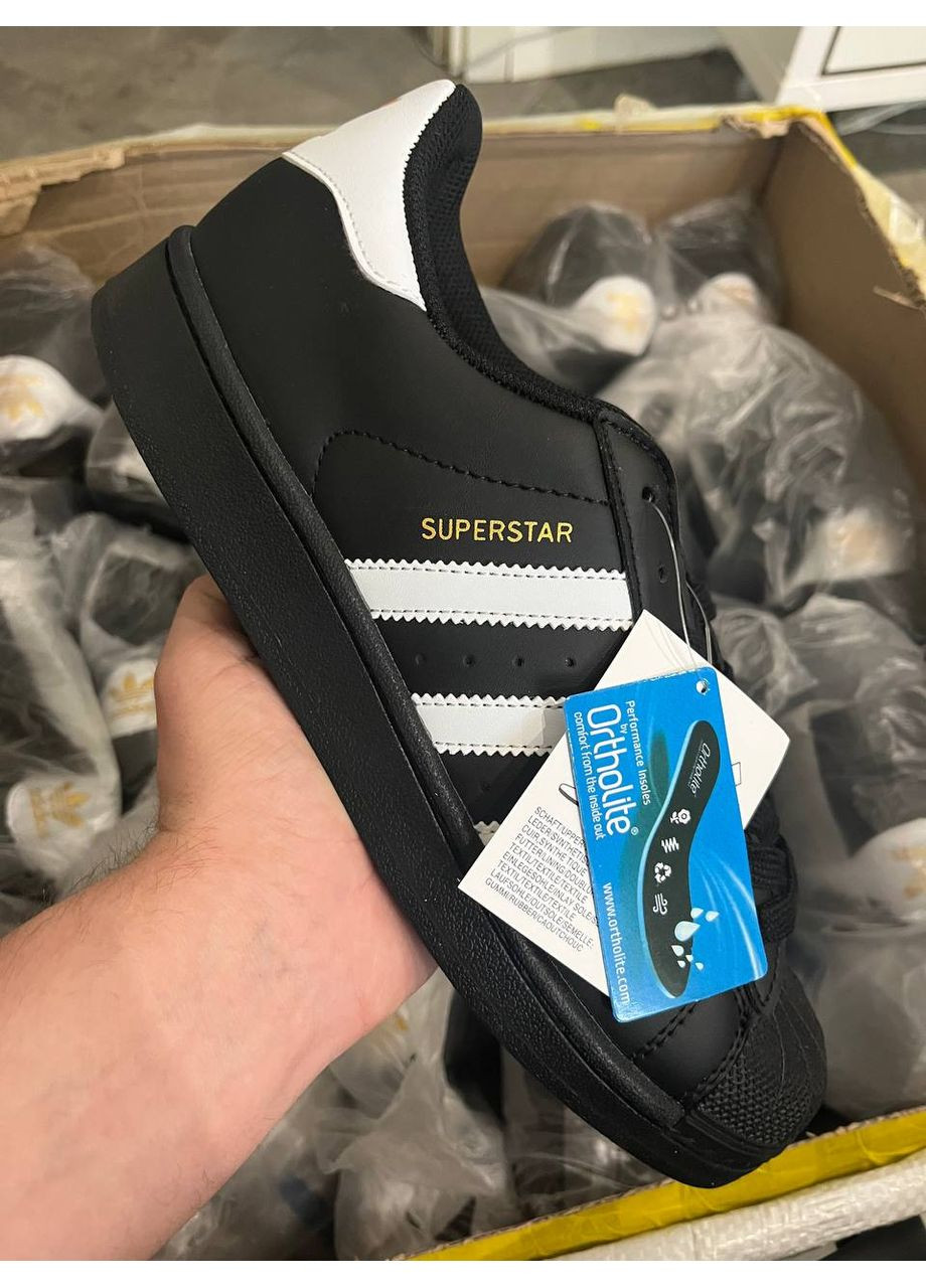 Черные демисезонные кроссовки мужские adidas superstar black white gold logo адидас суперстар No Brand