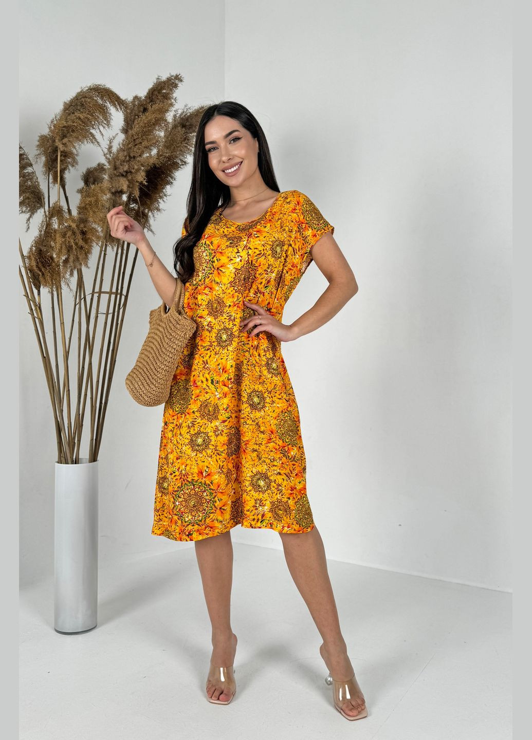 Оранжевое повседневный, кэжуал яркое легкое летнее платье из штапеля платье-футболка INNOE с цветочным принтом