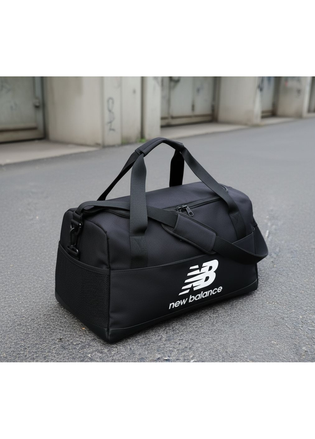 Сумка для активних прогулянок спорту легка містка зручна модель для поїздок на природу New Balance (360964484)