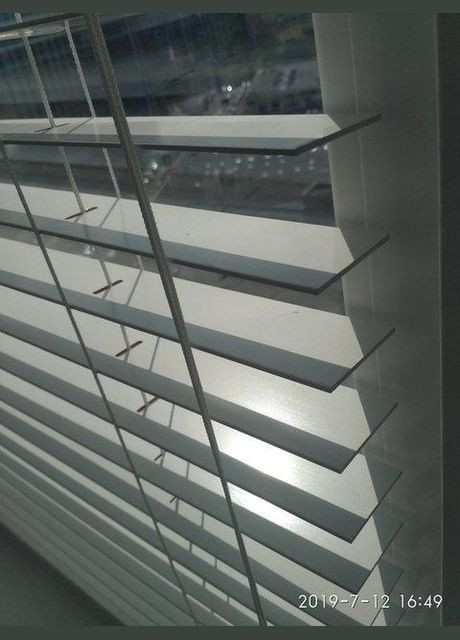 Жалюзі чорні дерев'яні жалюзі з натурального дерева графіт - Дерев'яні жалюзі в спальню Woody (368828394)