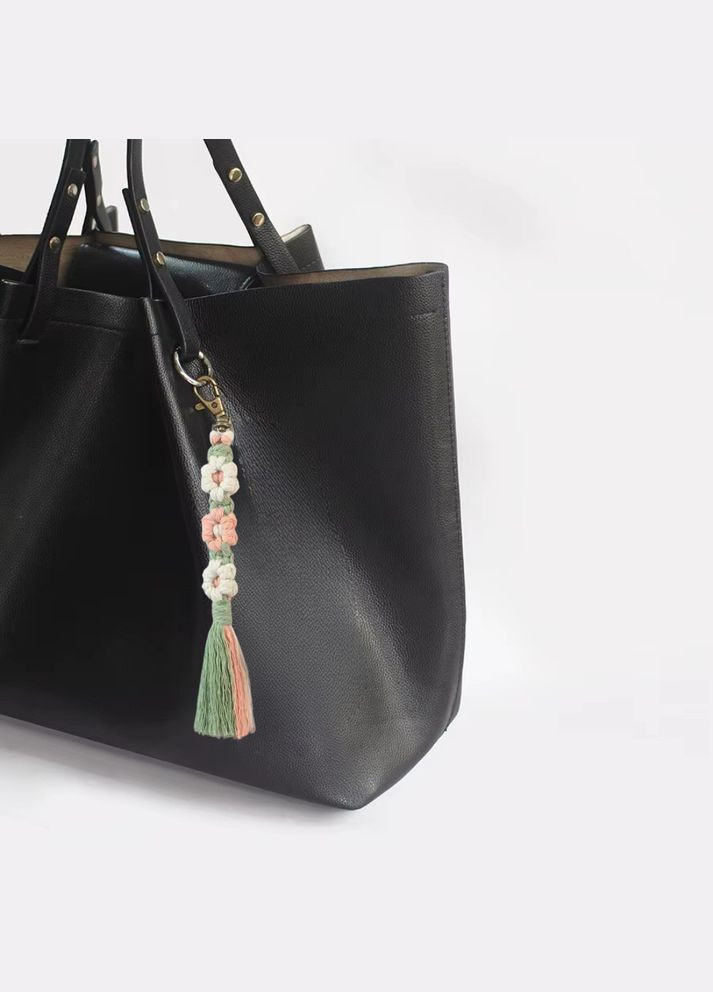 Набір макраме для ручного плетіння і в'язання брелока "Квіти" для ключів і аксесуарів20х2. 2 см, зелений No Brand (369802807)