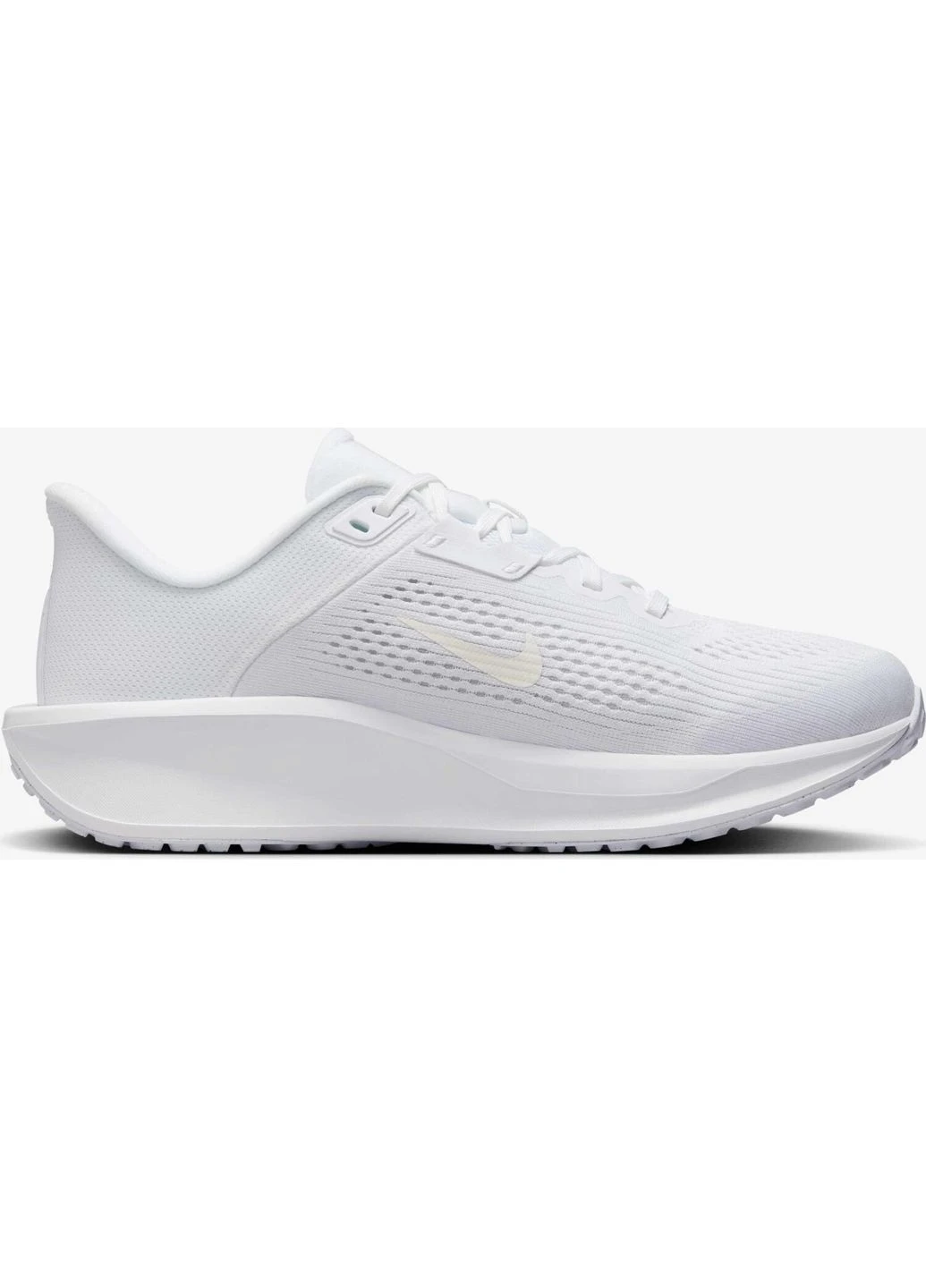 Кросівки бігові жіночі білі FD6034-106 Nike QUEST 6 білі (396998434)
