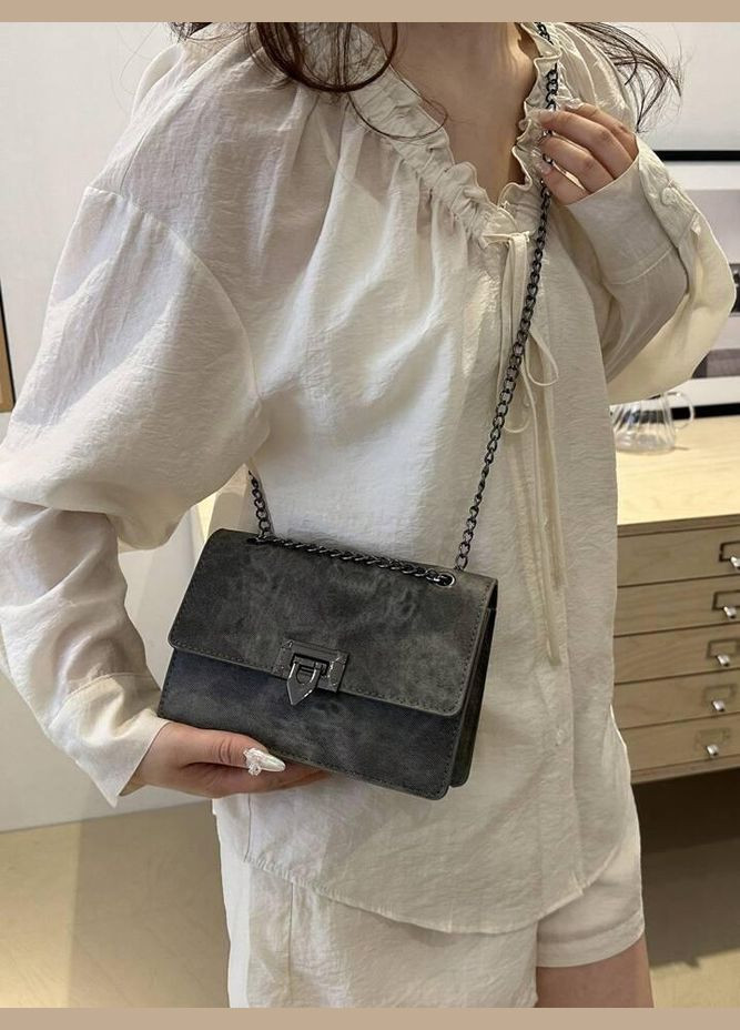 Женская классическая сумка 10368 на цепочке серая No Brand (306709394)