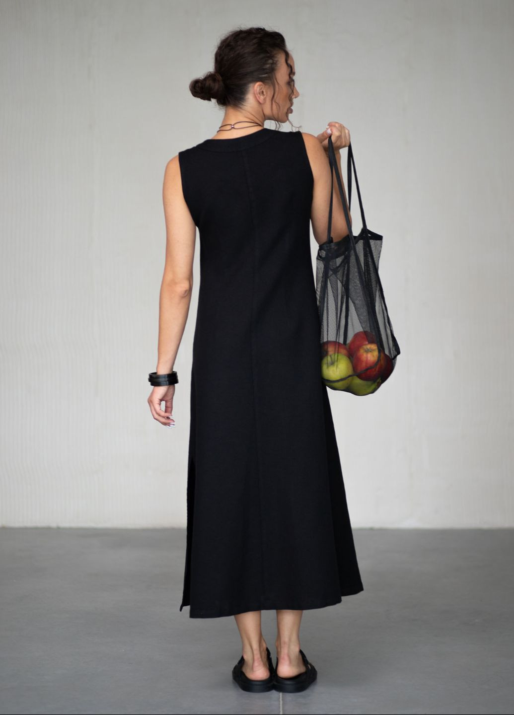 Чорна лляна сукня жіноча чорна 139-25/00 Edelvika