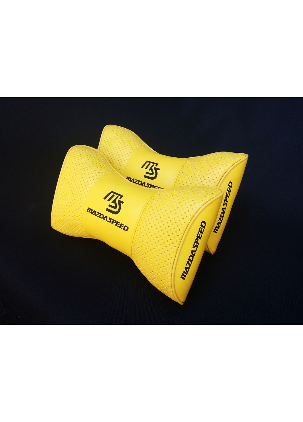 Подушка на подголовник авто 1 шт. Mazda (351901444)