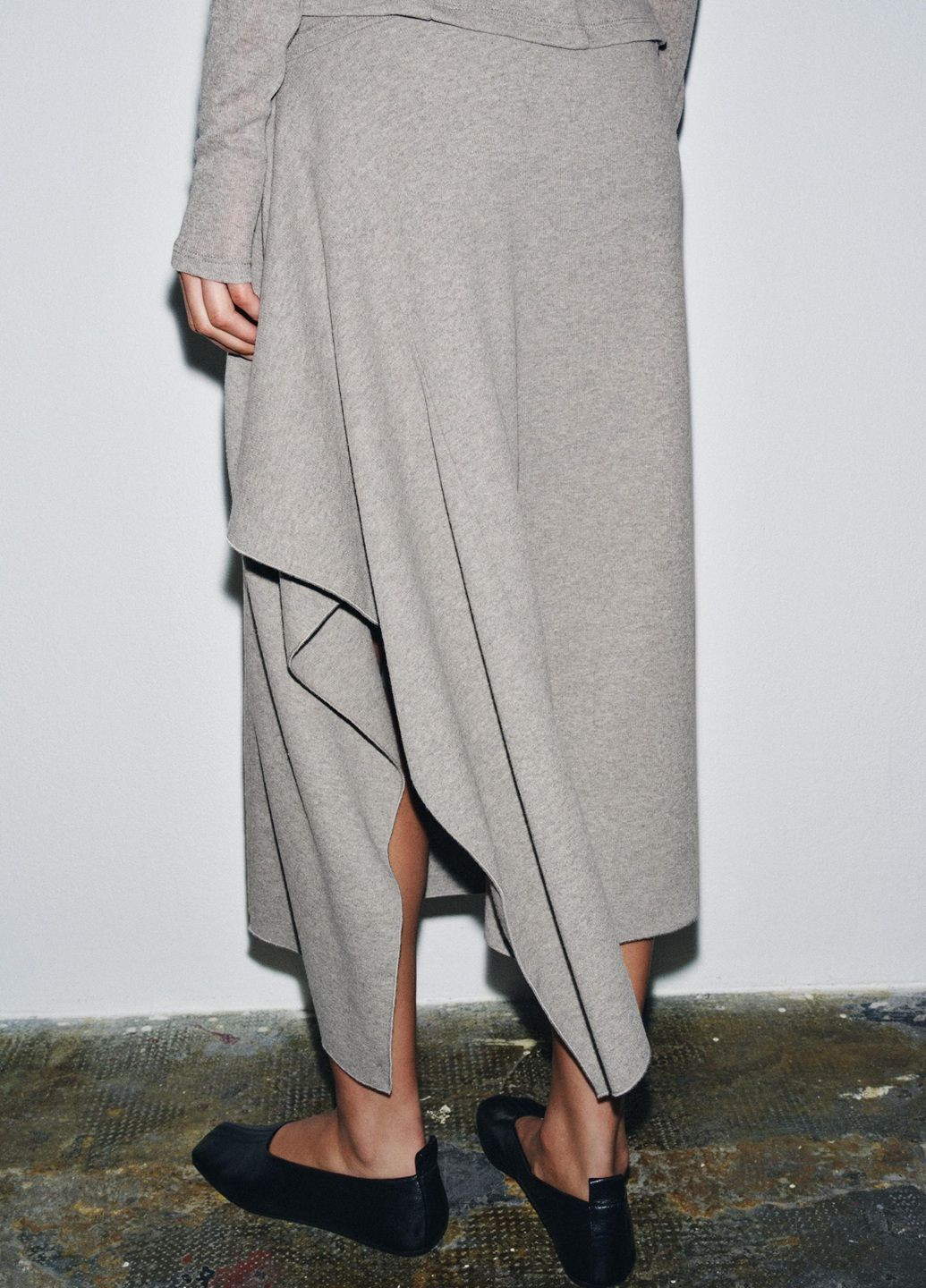 Серо-коричневая однотонная юбка Zara