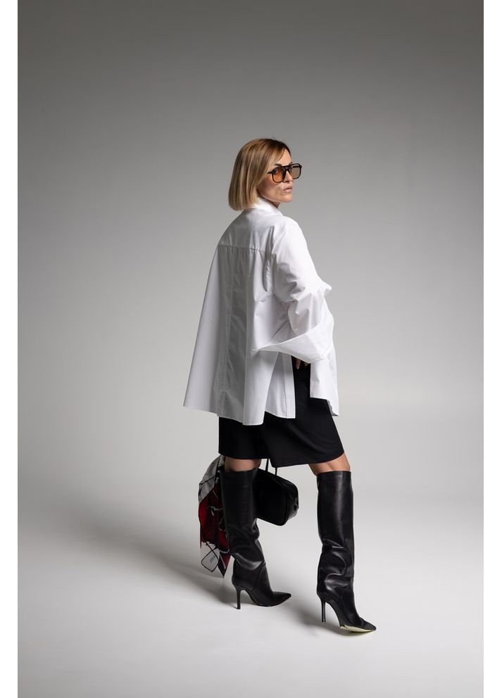 Белая классическая женская блуза с пуговицами mkks33431. KAPTSOVA