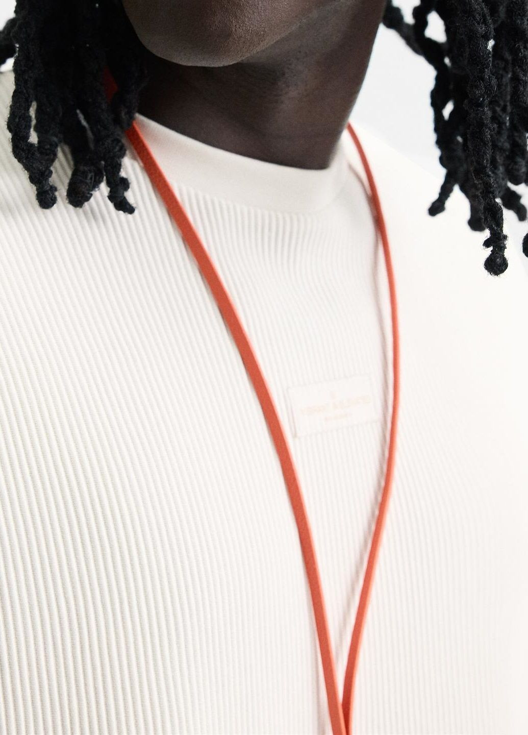 Молочная футболка Zara