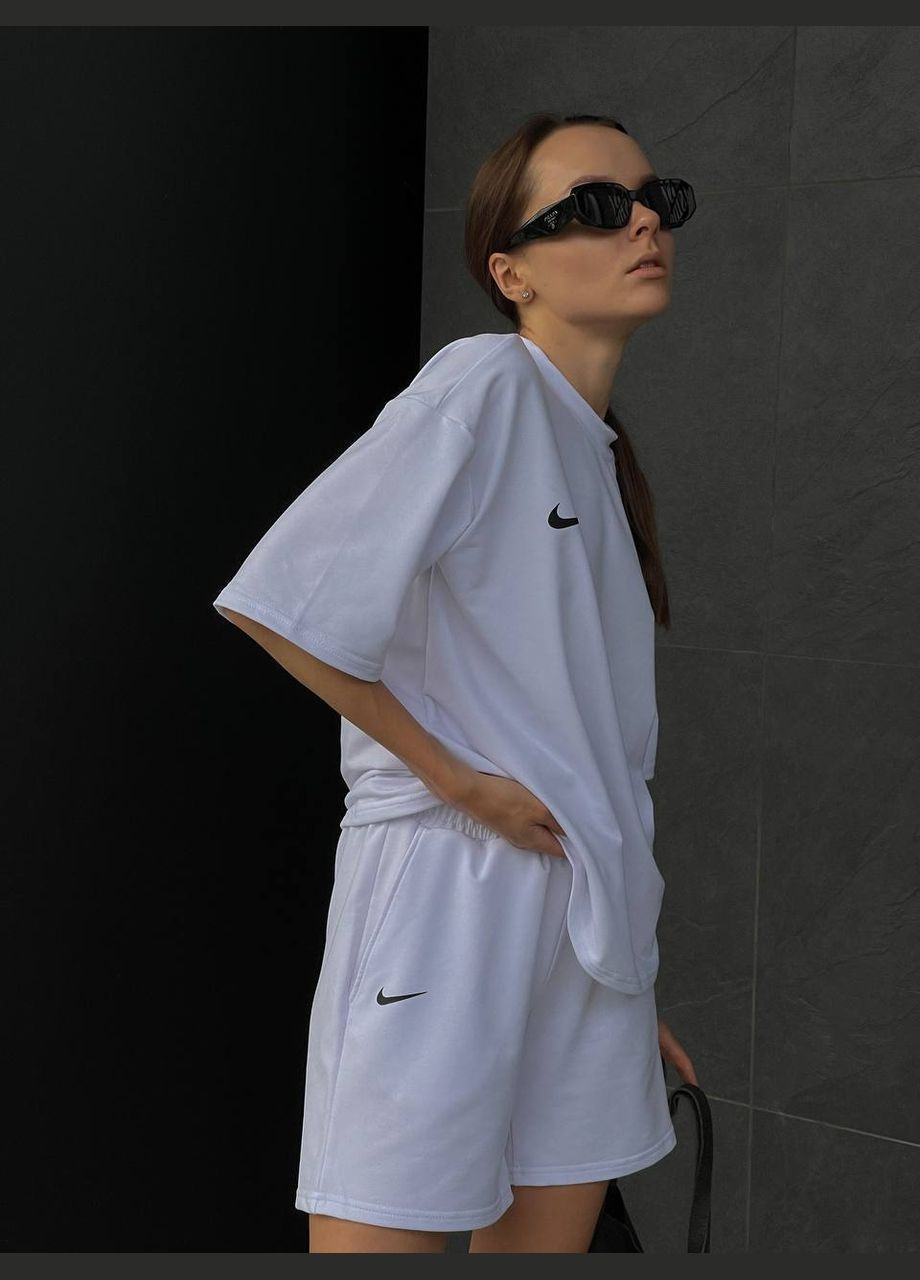 Жіночий спортивний костюм футболка вільного крою + шорти MonCher (333801139)