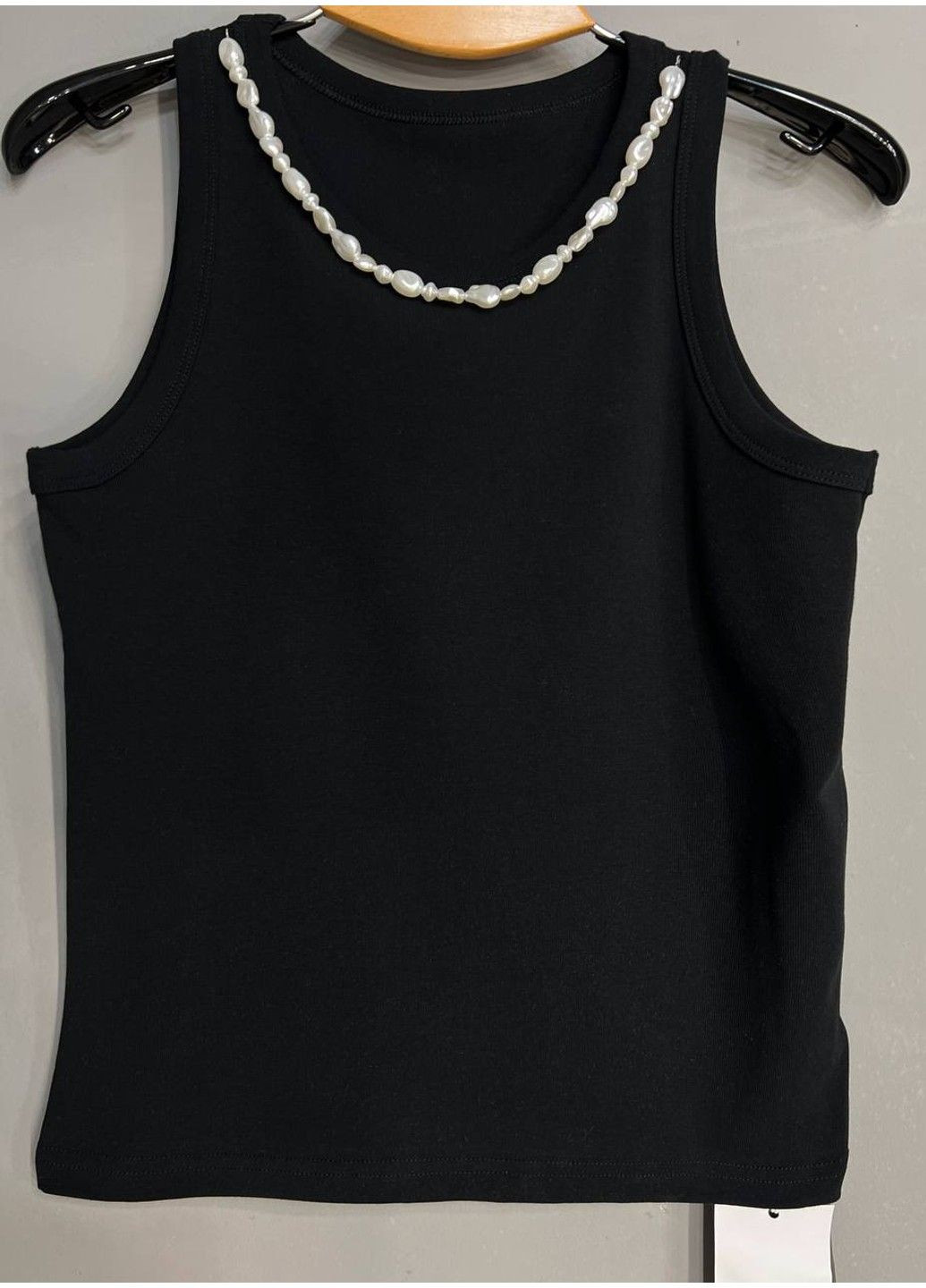 Майка женская A-N 26062 с жемчужным ожерельем No Brand — 332484672