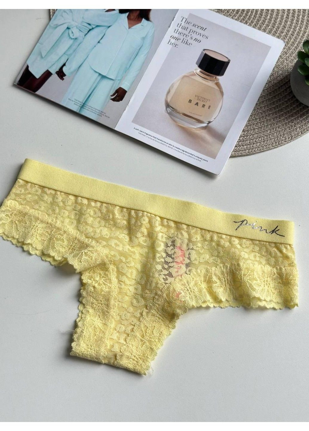 Трусики-чики женские кружевные PINK желтые Victoria's Secret (340317157)