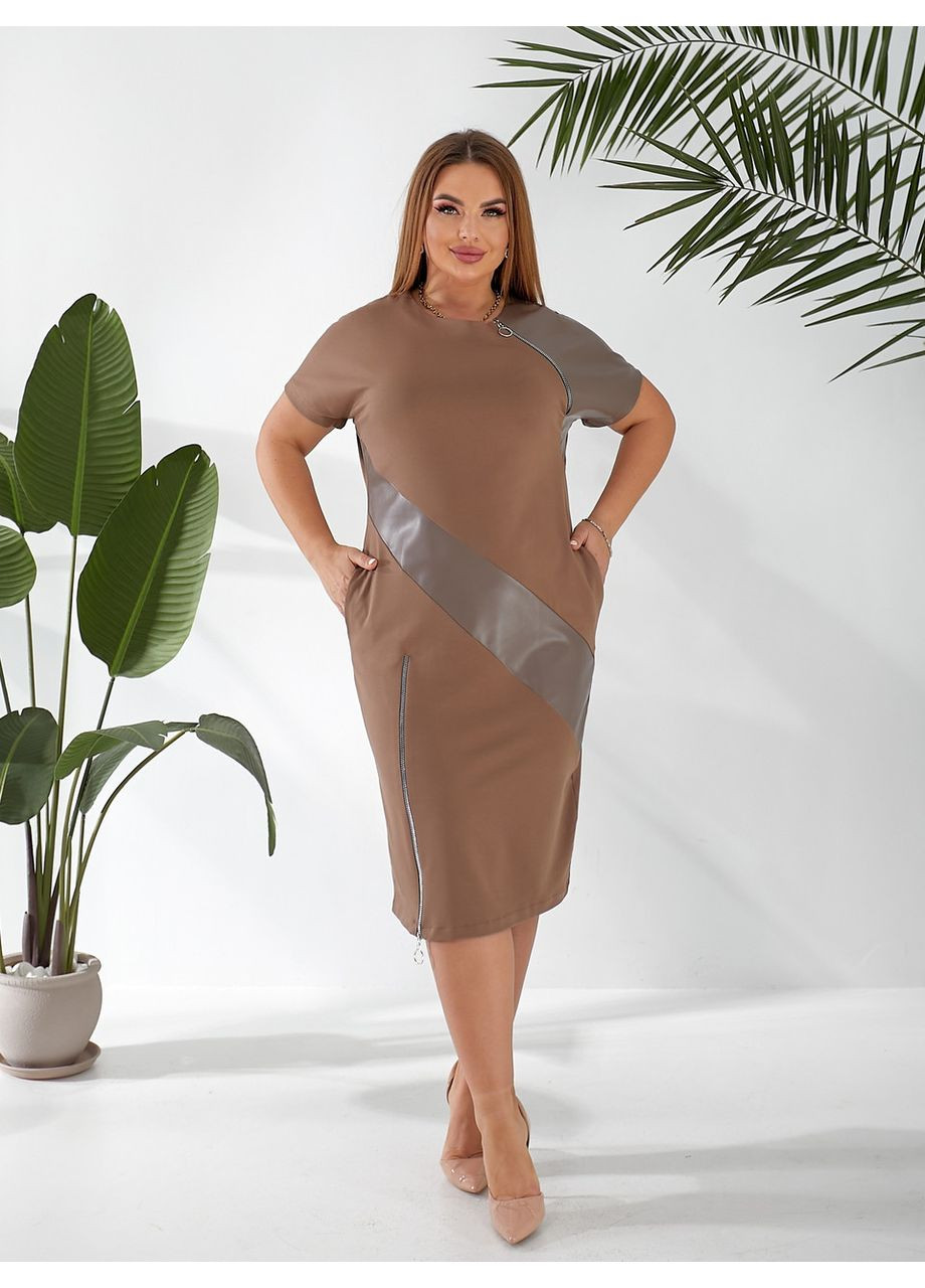 Кофейное длинное женское платье с коротким рукавом трикотаж со вставкой из экокожи 50-52 No Brand
