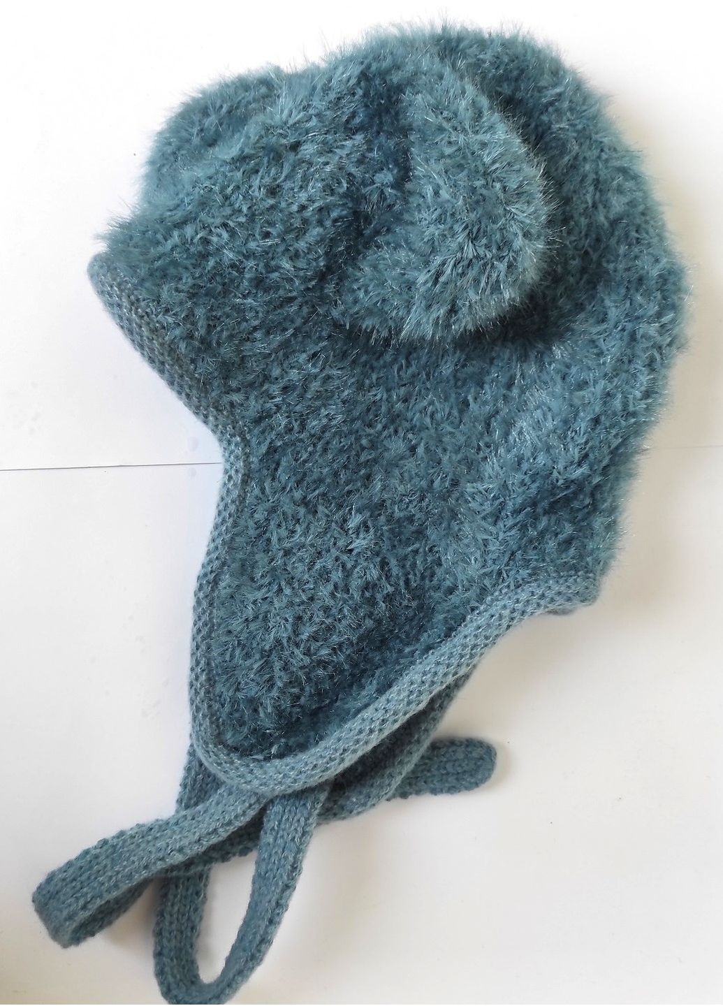 Зимова В’язана Жіноча Шапка Вушками Теплий та Стильний Капор на Зав’язках No Brand (363838649)