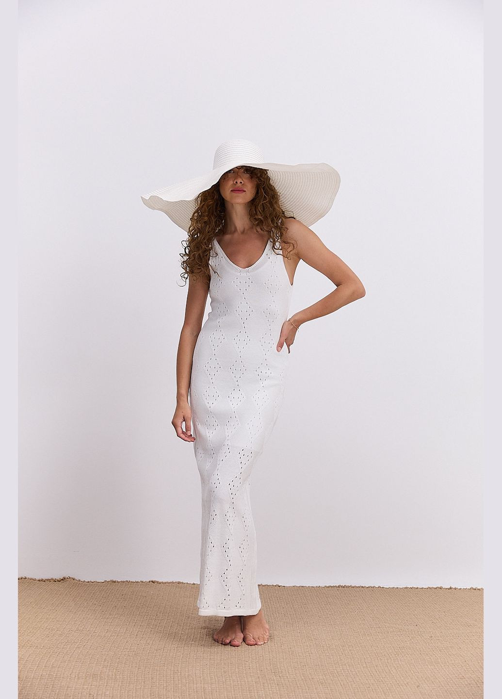 Молочна довга літня сукня з ажурної в`язки світло-рожева з молочною підкладкою Arjen