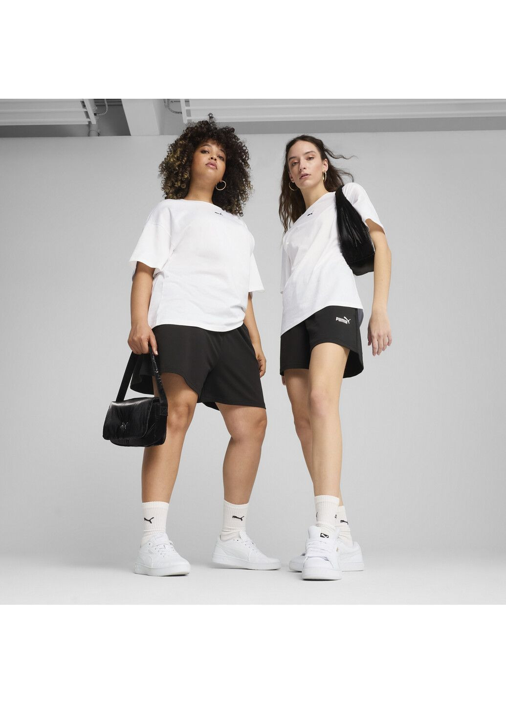 Шорты ESS Small No. 1 Logo Lightweight 4" High-Waist Shorts Women Puma (317250168)