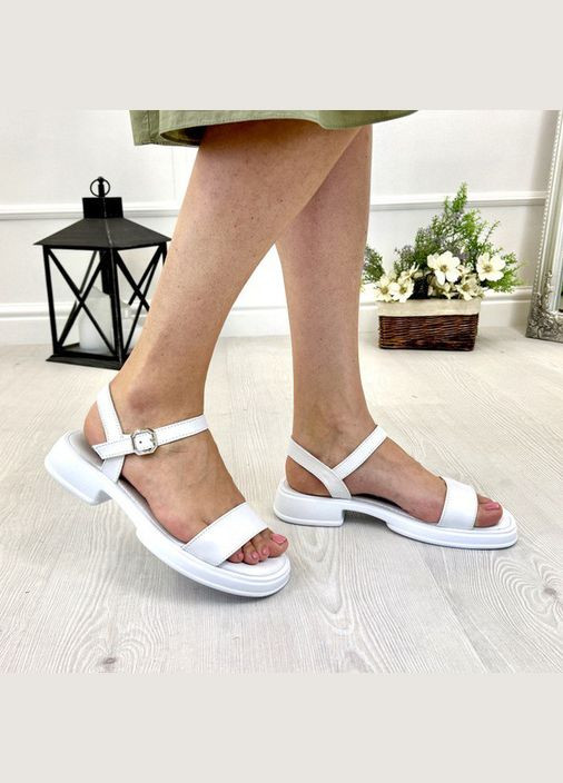 Босоніжки жіночі на підборах, квадратний носок. Колір білий. 39 розмір Vasha para (303931370)