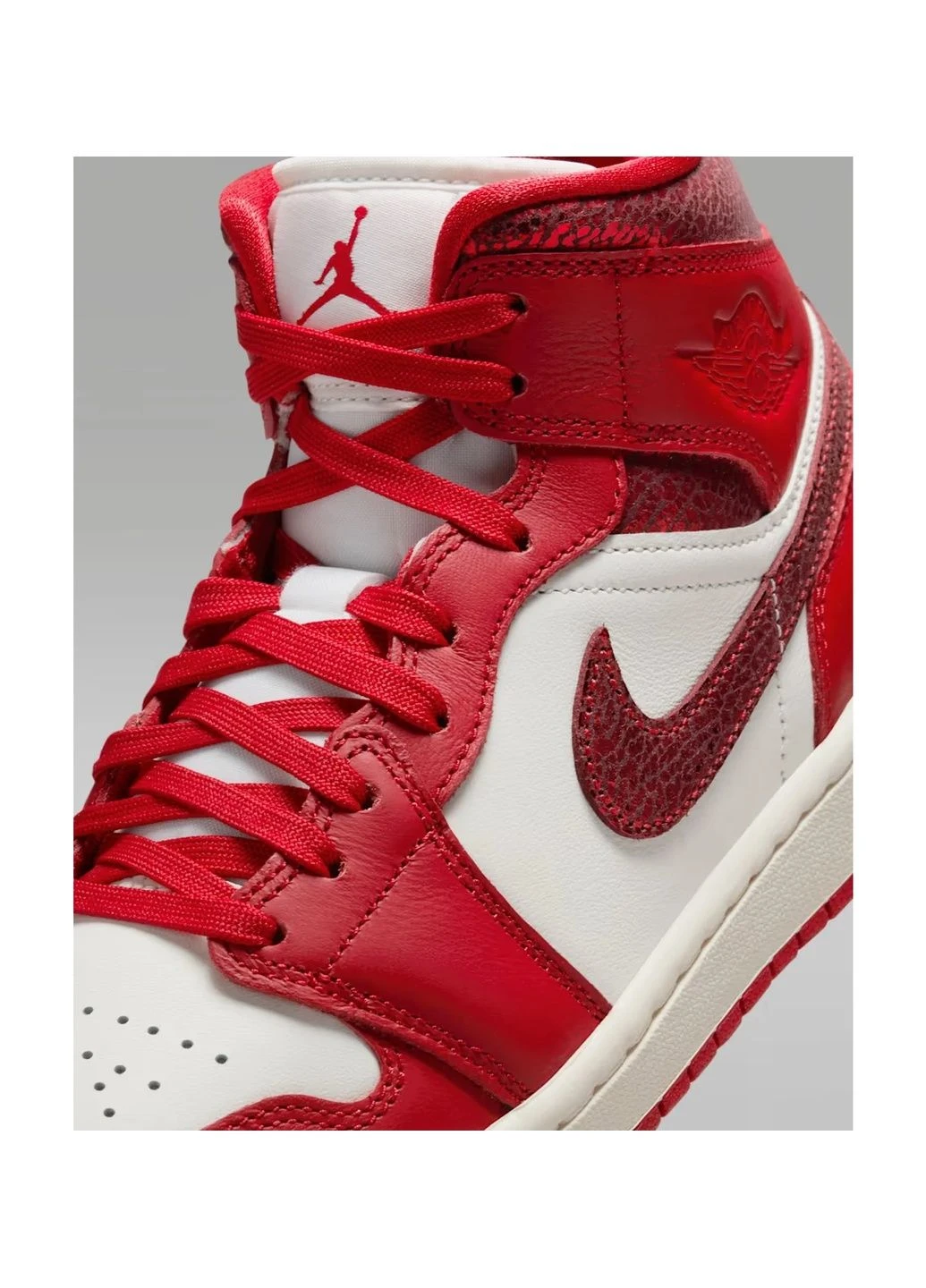 Кроссовки женские 1 Mid Se Red/White Air Jordan белые (381377477)