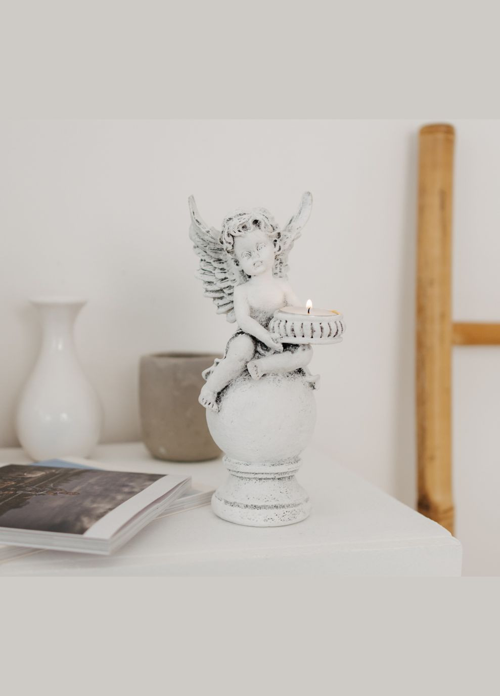 Підсвічник ангел на кулі (свічка зліва) 23*11*11 см (СП5263 сірий) Гранд Презент (282743535)