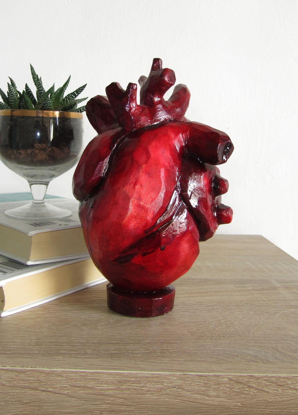 Кубічна скульптура "Анатомічне серце", 20 см, ручна робота, гіпс/епоксидка/вітраж, No Brand (328600854)