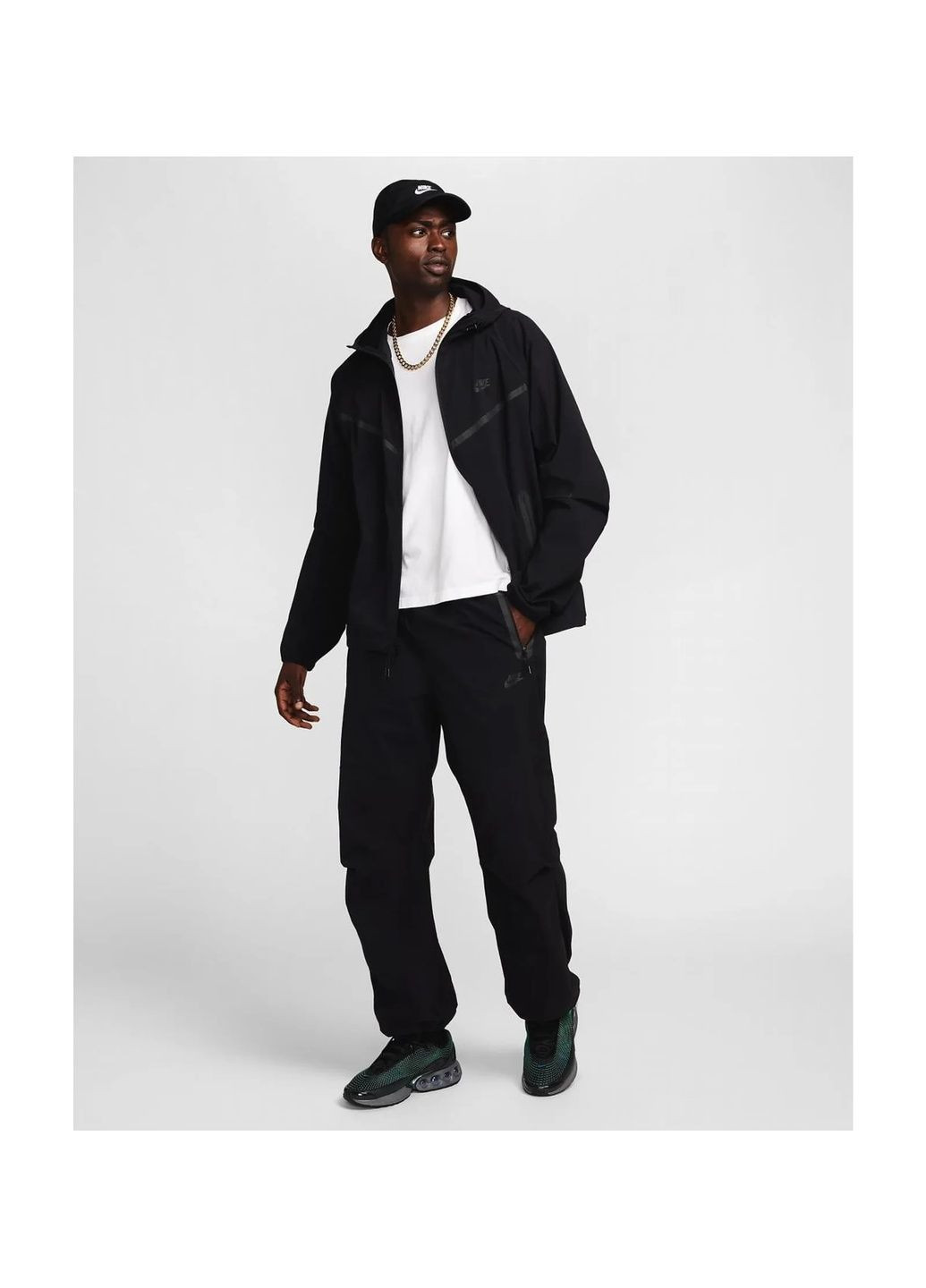 Черные демисезонные брюки Nike