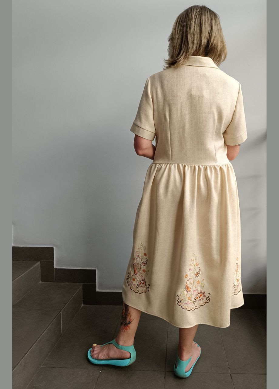 Бежева плаття-халат із вишивкою 2 Льва (358068640)