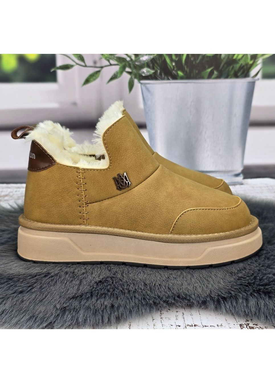 Зимние женские зимние ботинки-угги бежевые с нубука на меху. KDSL из натурального нубука